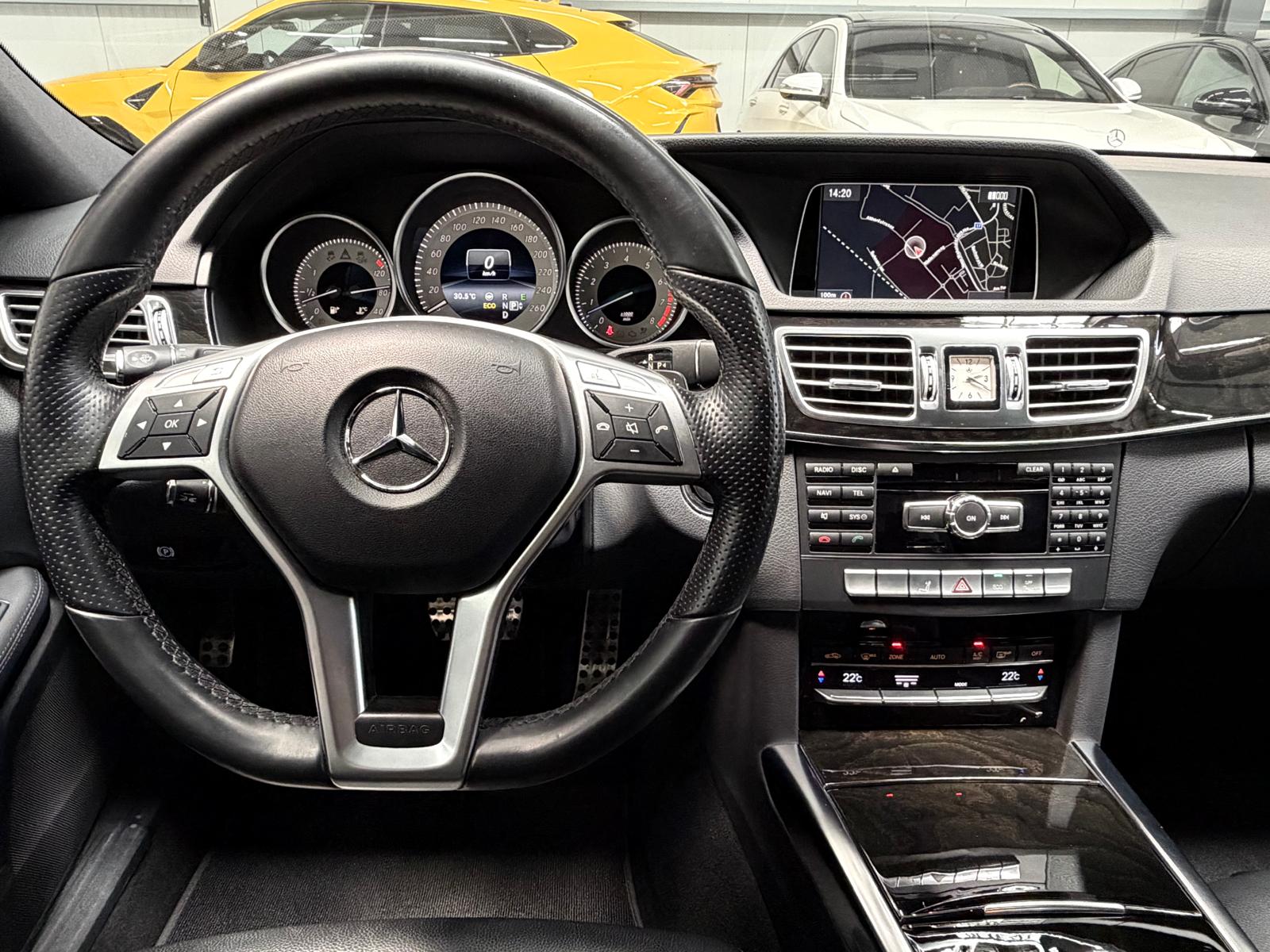 MERCEDES-BENZ E 400 Avantgarde 4Matic 7G-Tronic-image-16