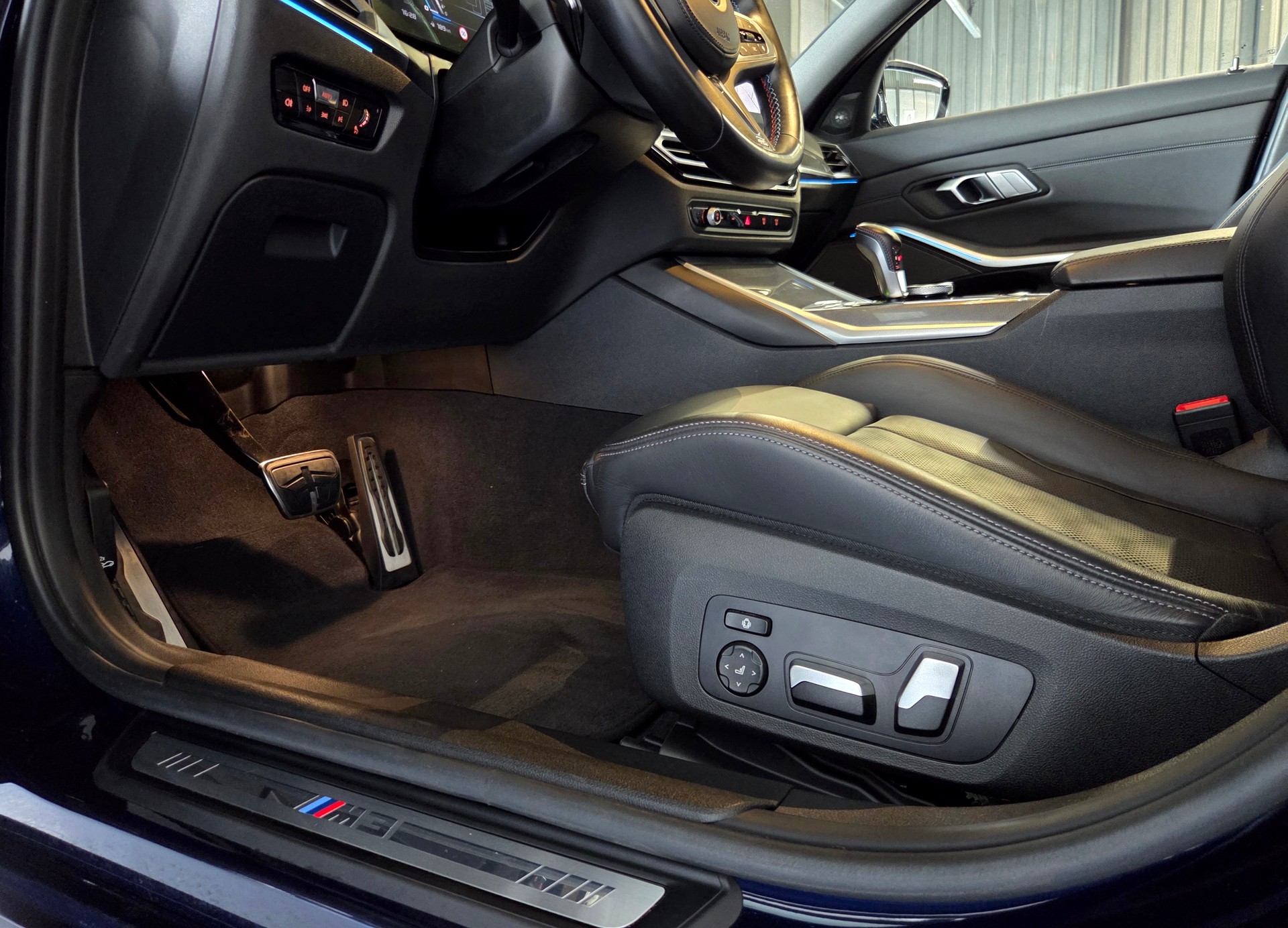 BMW M3 Competition xDrive Touring-image-12