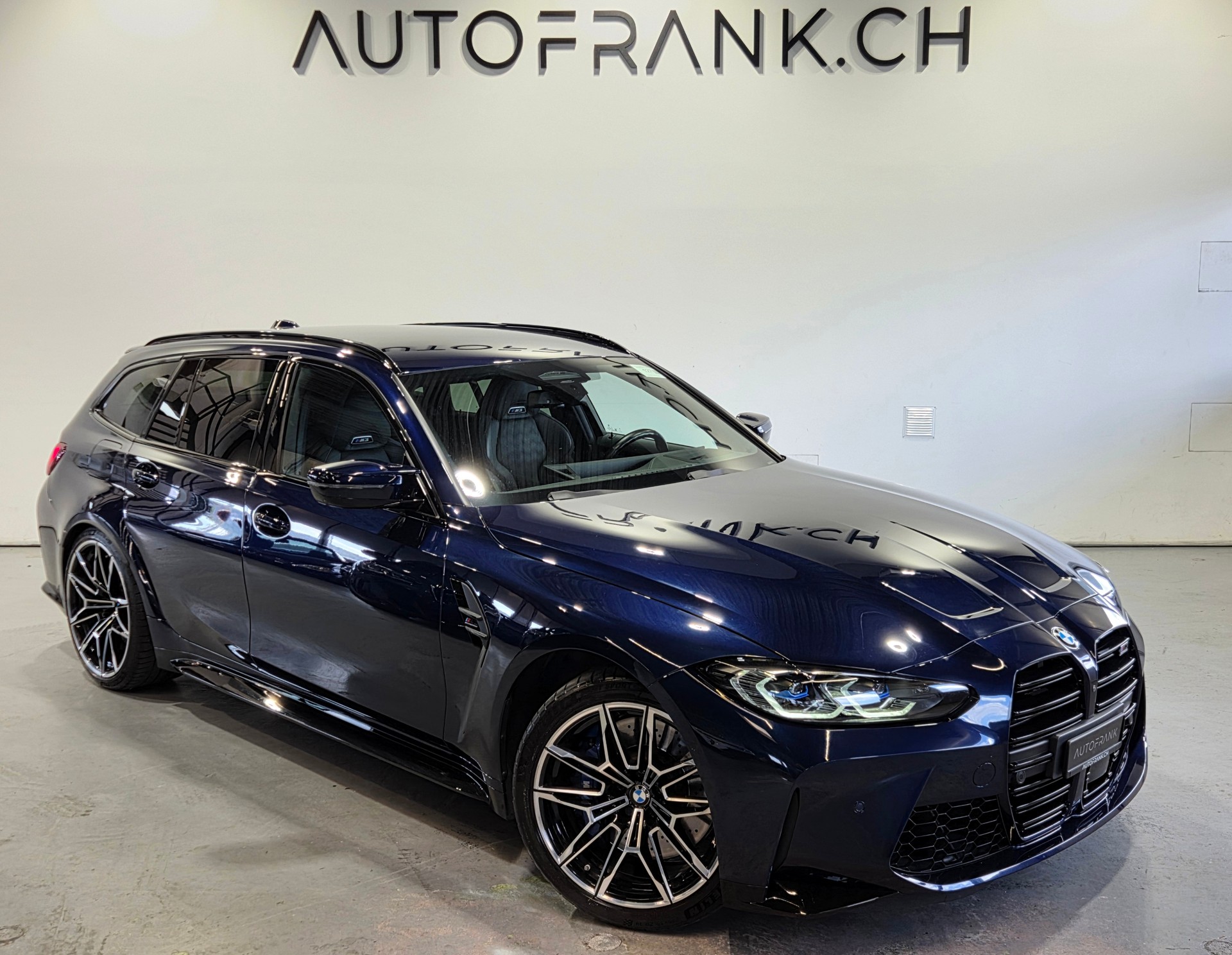 BMW M3 Competition xDrive Touring-image-15