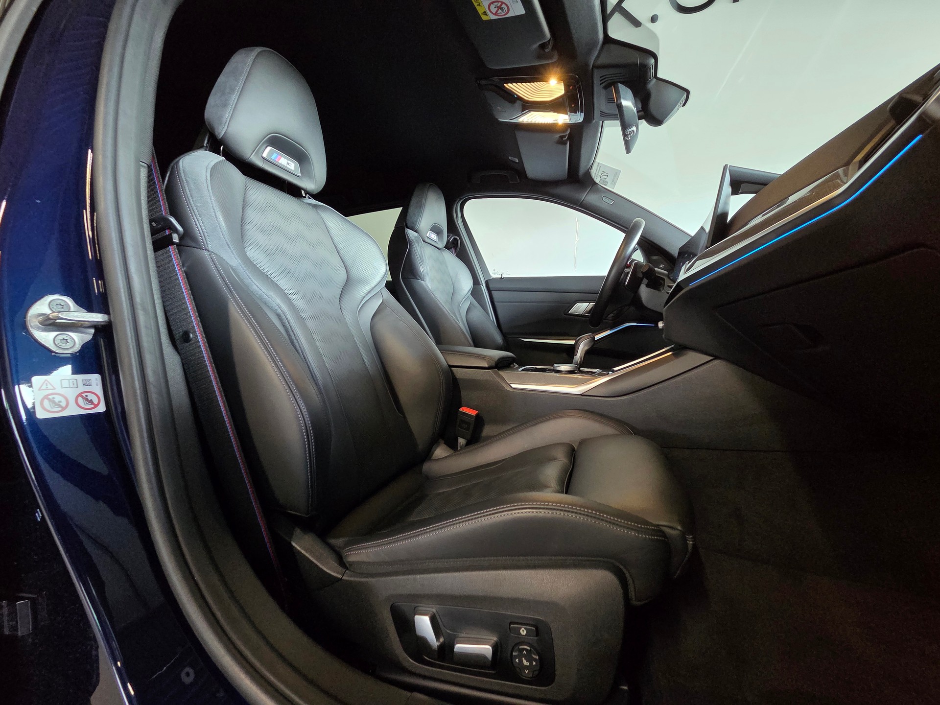 BMW M3 Competition xDrive Touring-image-4