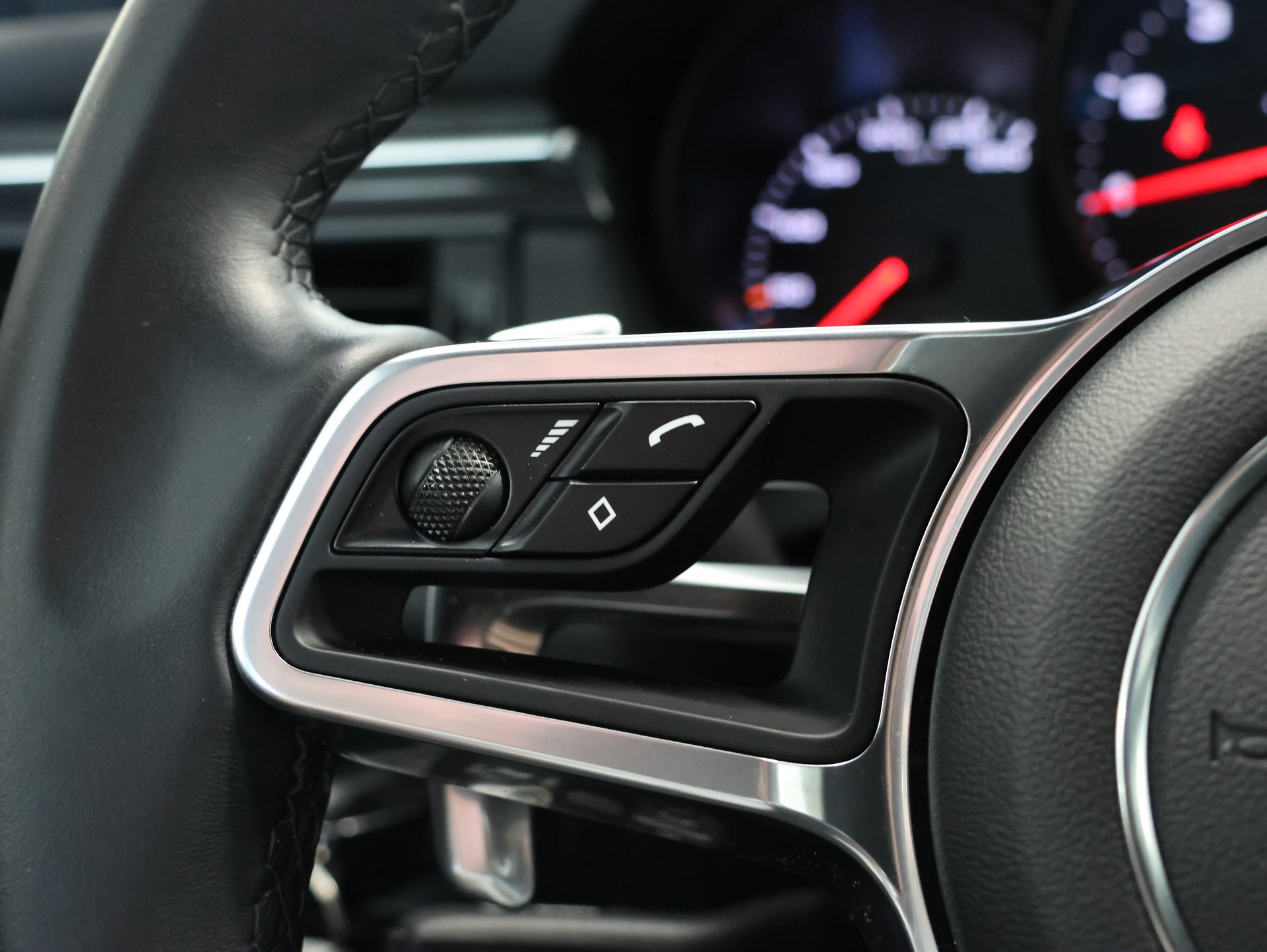 PORSCHE Macan PDK * Sitzheizung* *Rückfahrkamera*-image-20