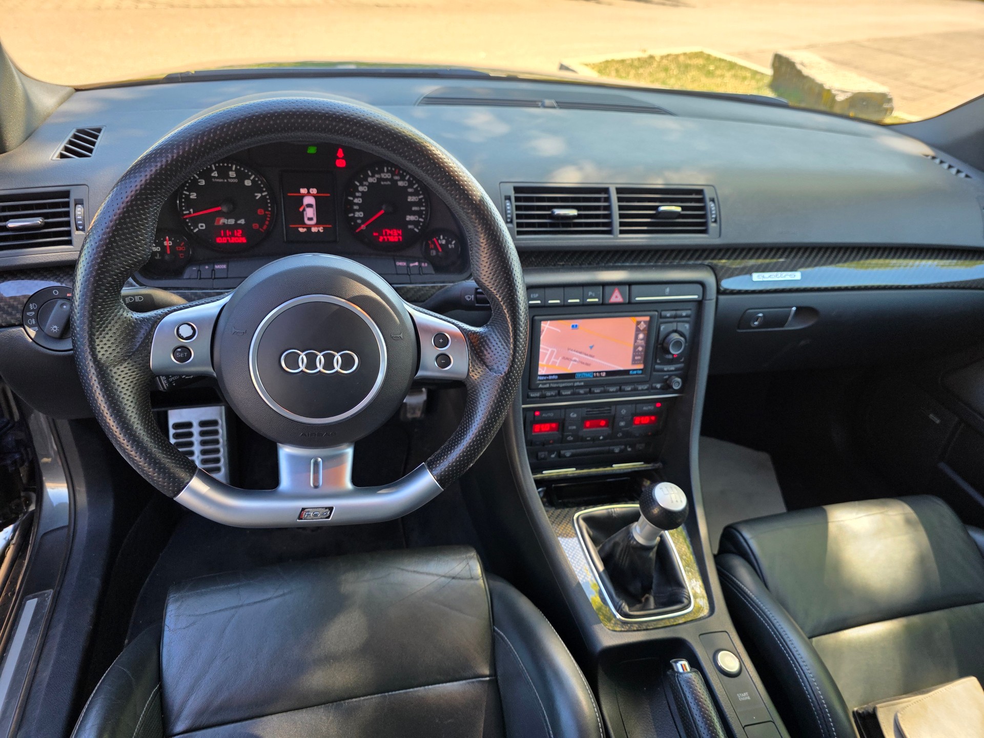 AUDI RS4 Avant 4.2 V8 quattro-image-13