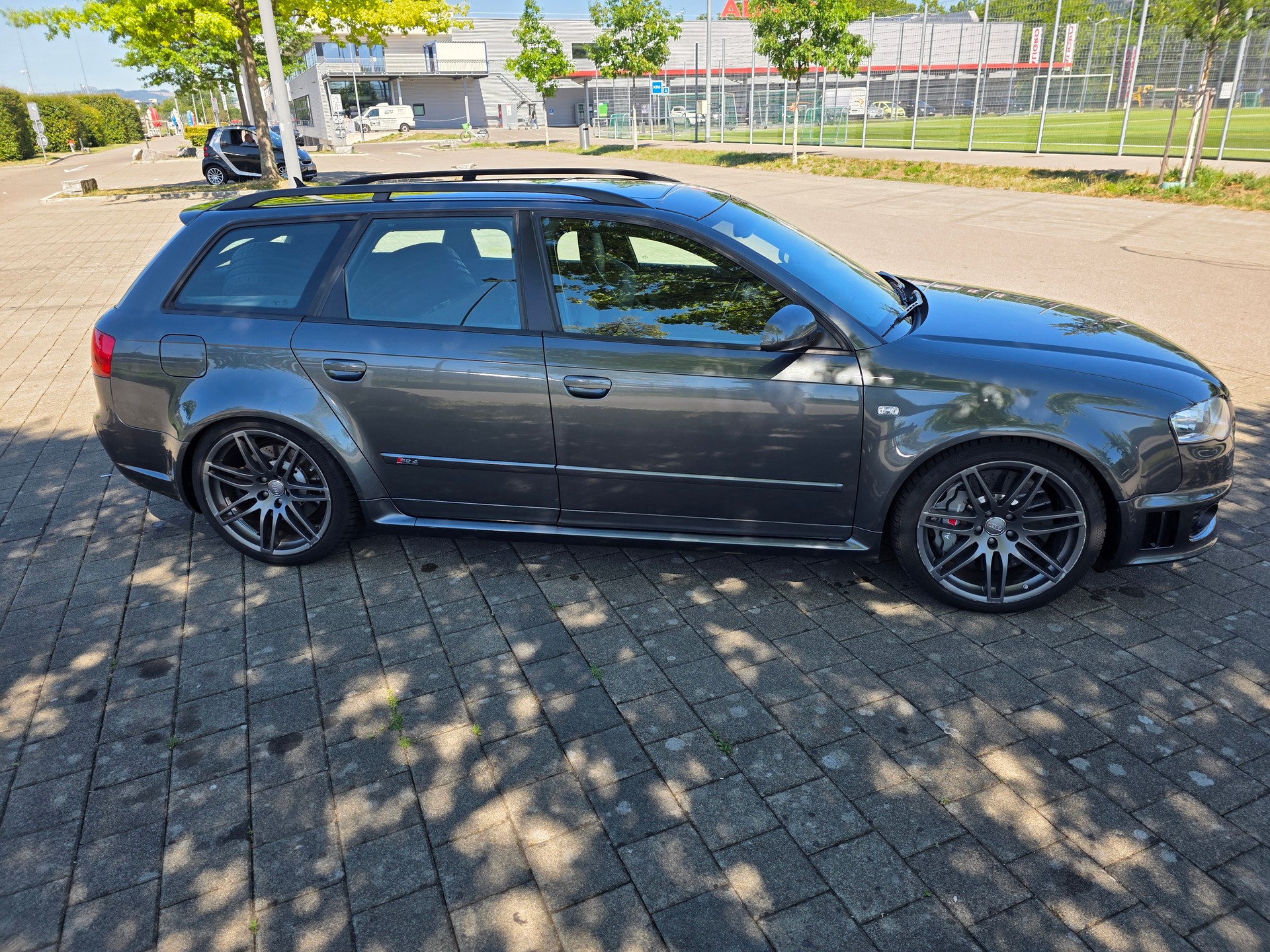 AUDI RS4 Avant 4.2 V8 quattro-showroom-element-3