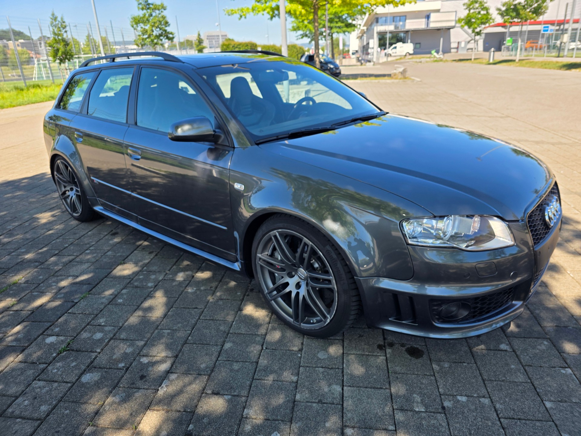 AUDI RS4 Avant 4.2 V8 quattro-showroom-element-1