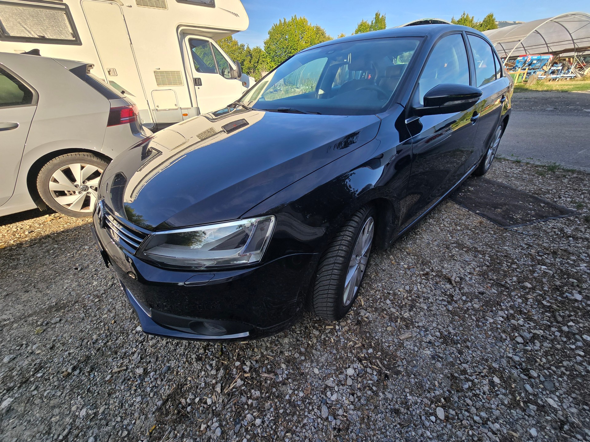 VW JETTA-image-1