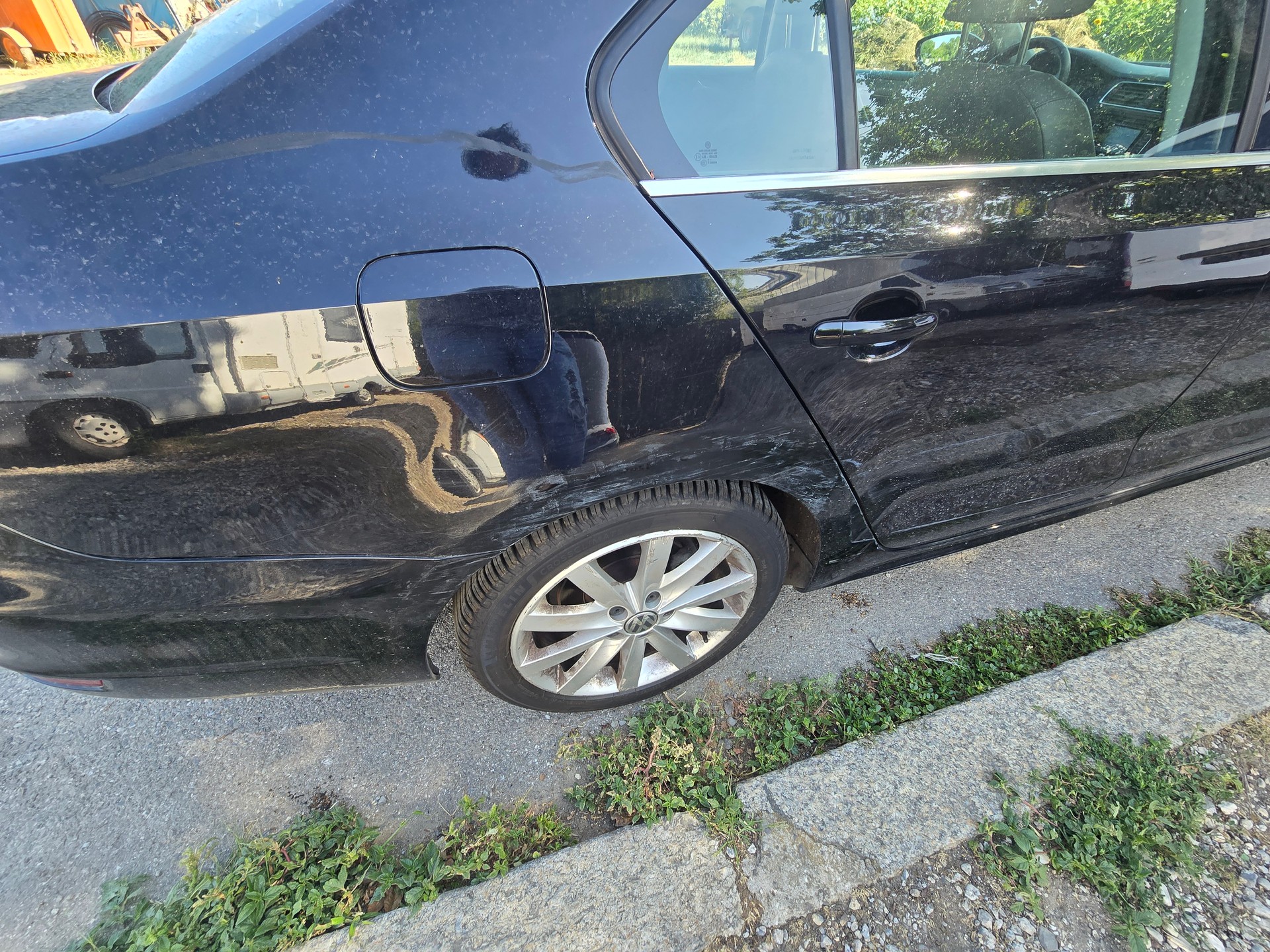 VW JETTA-image-9
