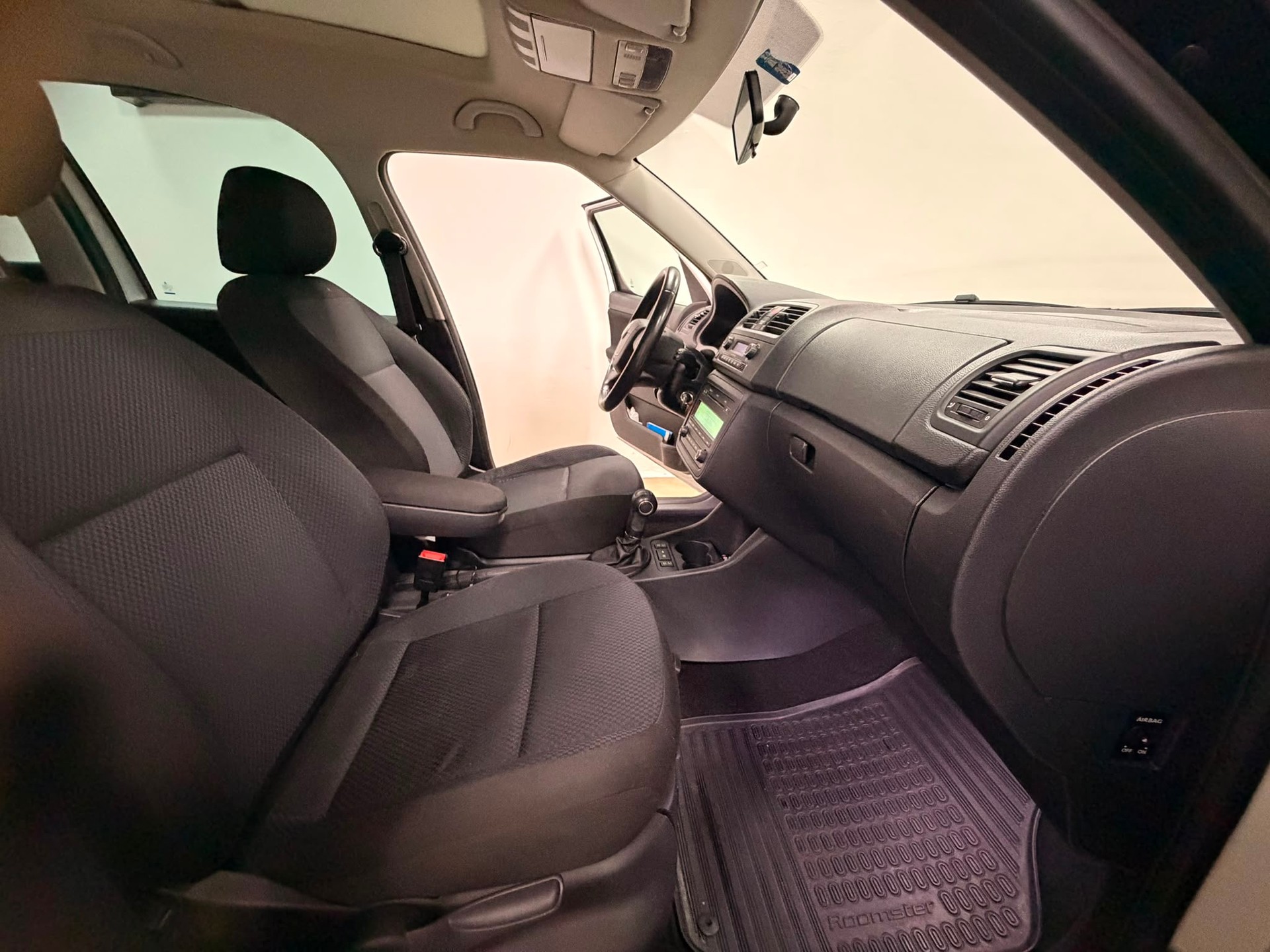 SKODA Roomster 1.2 TSI Elegance DSG-image-11