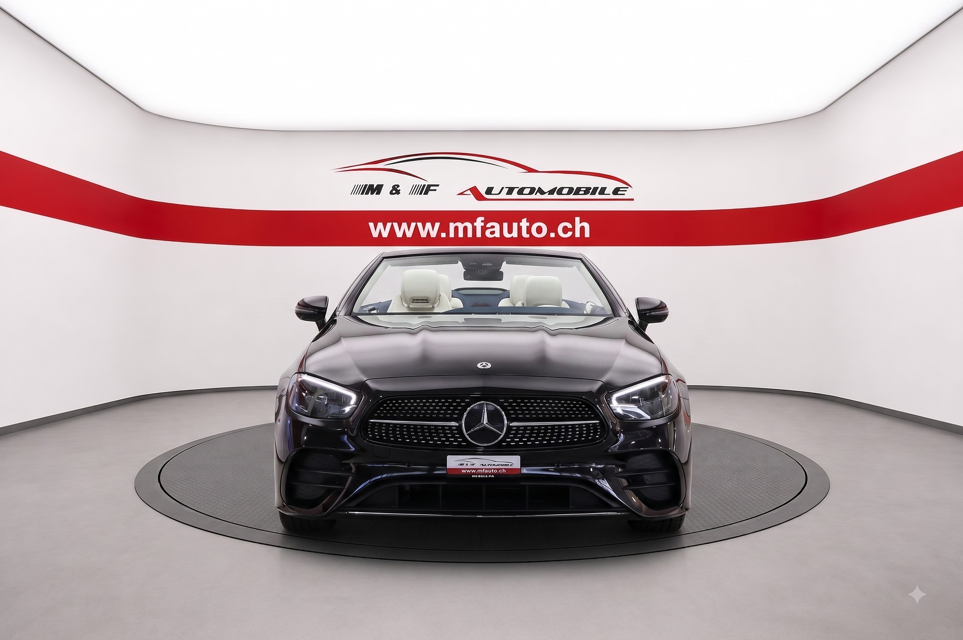 MERCEDES-BENZ E 200 AMG Line Cabriolet-showroom-element-1