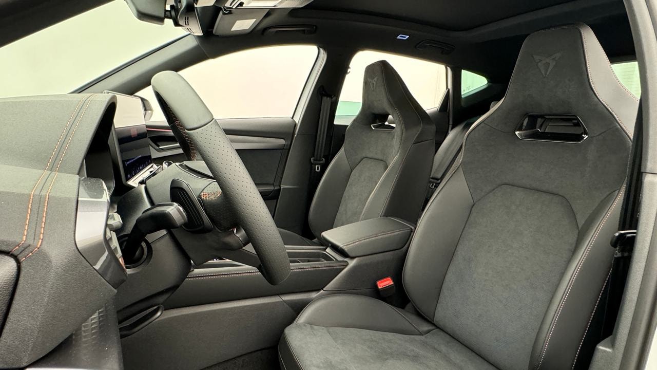 CUPRA Formentor 2.0TSI VZ Black Edtion-image-4