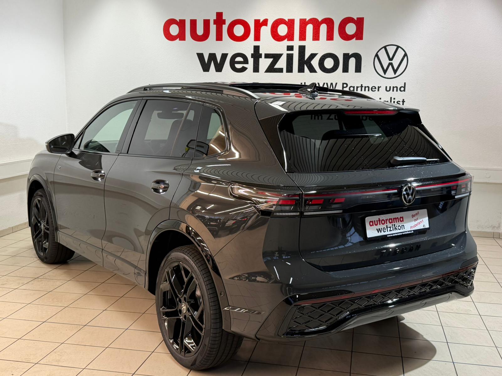 VW Tiguan 2.0 TSI DSG R-Line 4Motion-showroom-element-2