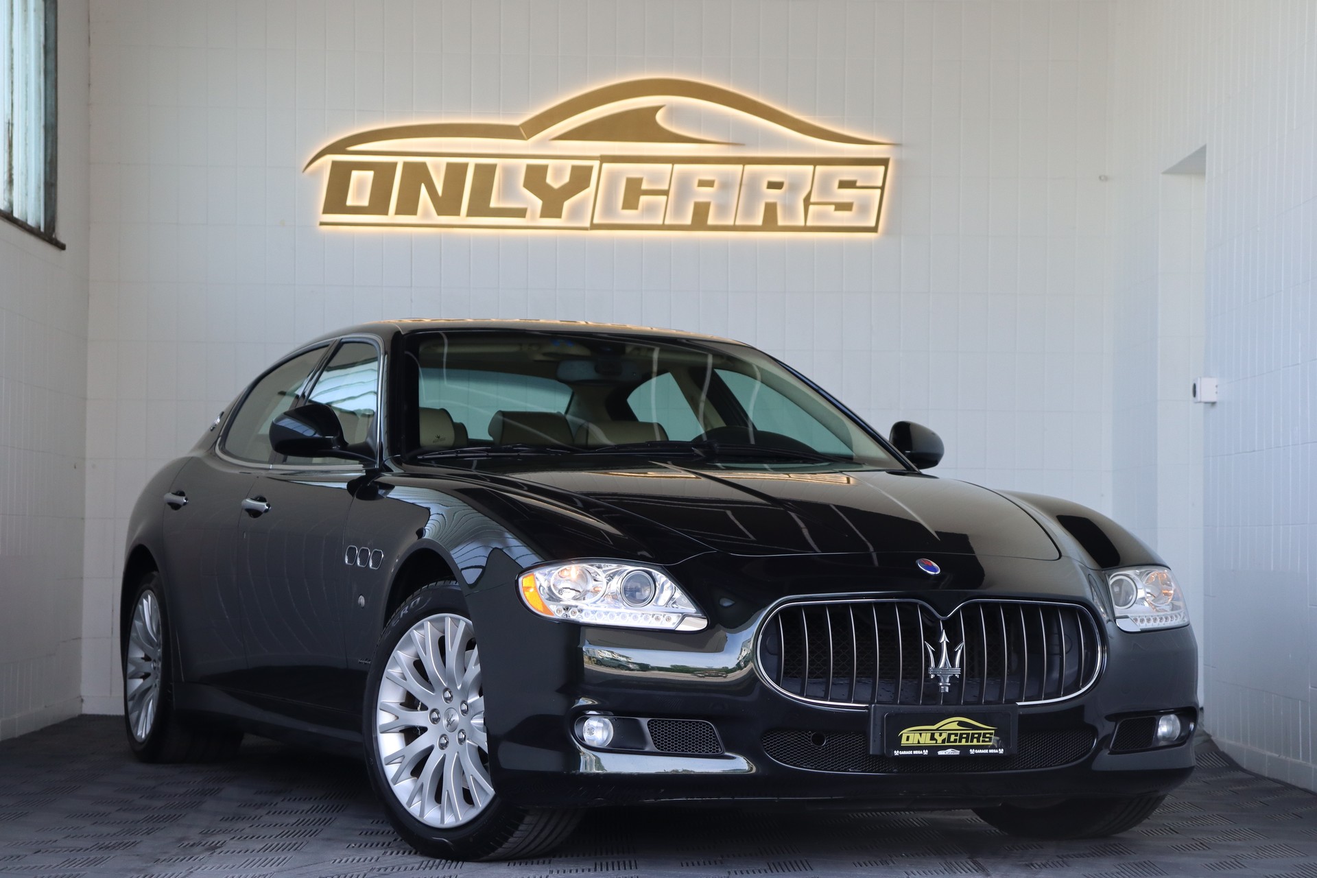 MASERATI Quattroporte 4.2 V8 Automatica ** 1.HAND ** CH-FAHRZEUG ** TOP ZUSTAND **
