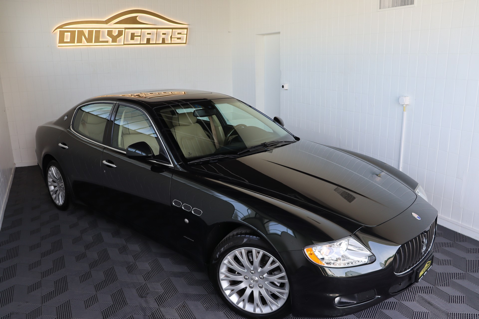 MASERATI Quattroporte 4.2 V8 Automatica ** 1.HAND ** CH-FAHRZEUG ** TOP ZUSTAND **-showroom-element-2