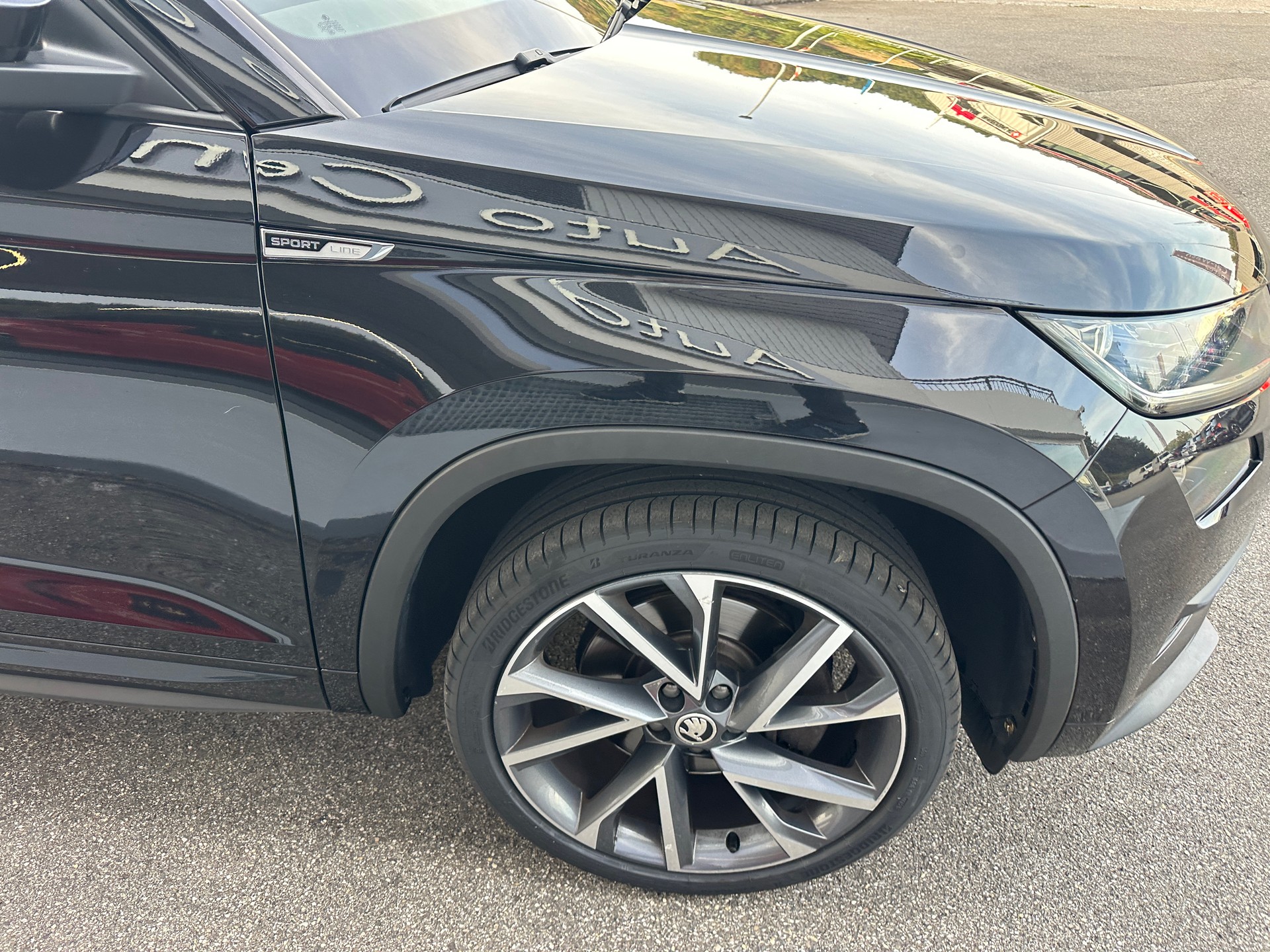 SKODA Kodiaq 2.0 TSI 4x4 Sport Line-image-6
