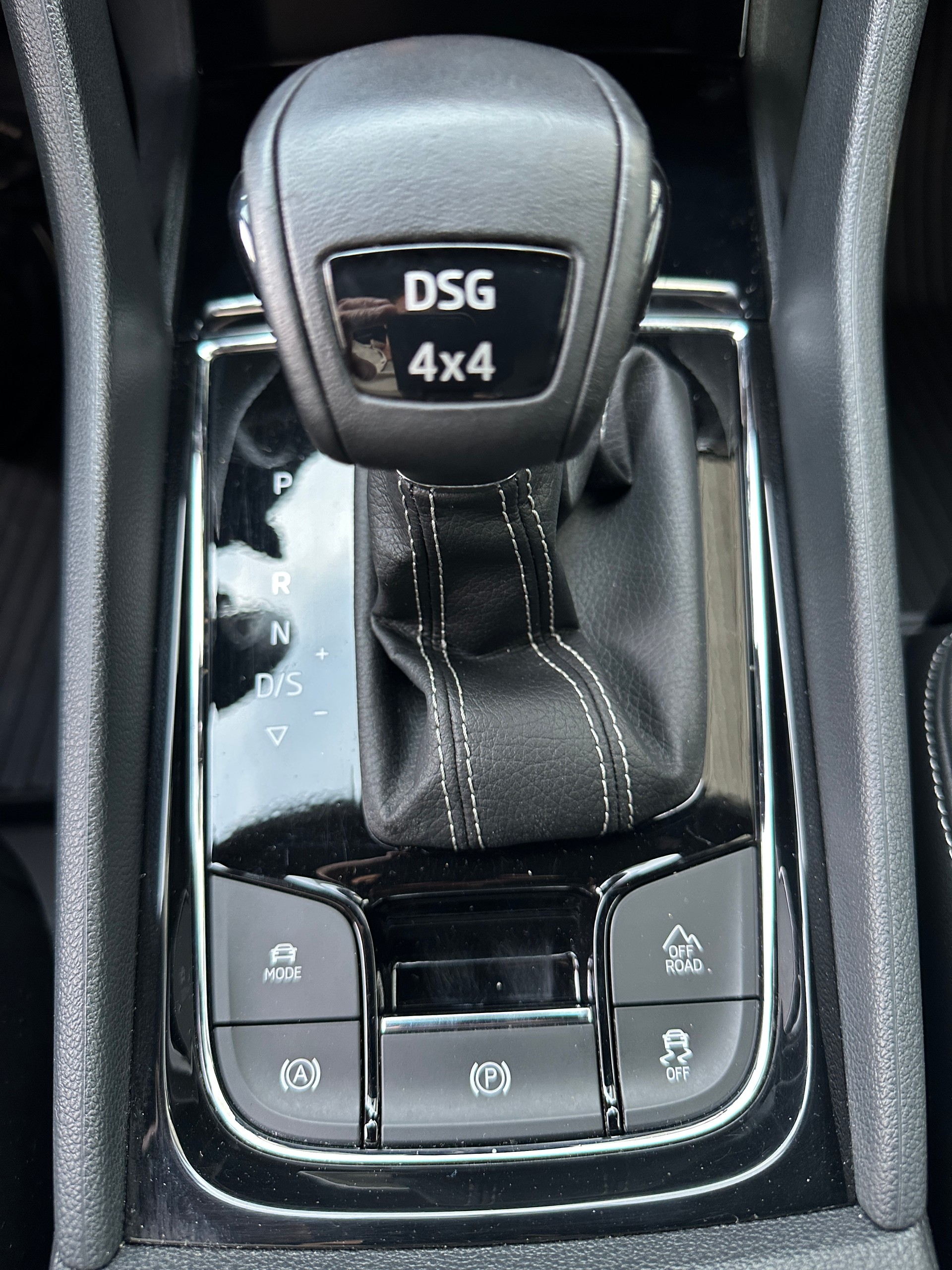 SKODA Kodiaq 2.0 TSI 4x4 Sport Line-image-23