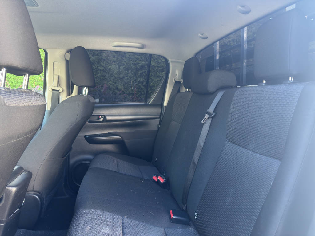 TOYOTA Hi-Lux Double Cab.-Pick-up 2.4 D-4D 150 Luna-image-15