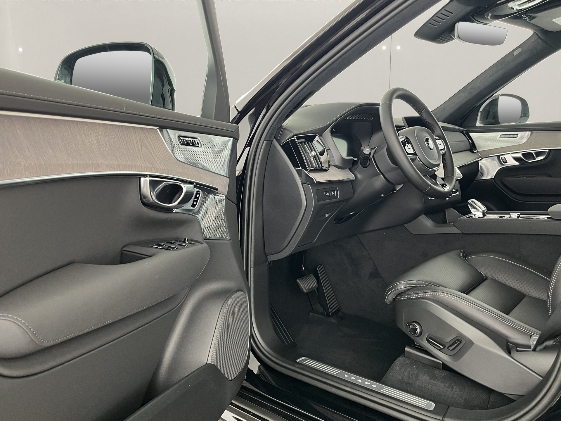 VOLVO XC90 2.0 T8 TE Ultra Dark eAWD-image-8