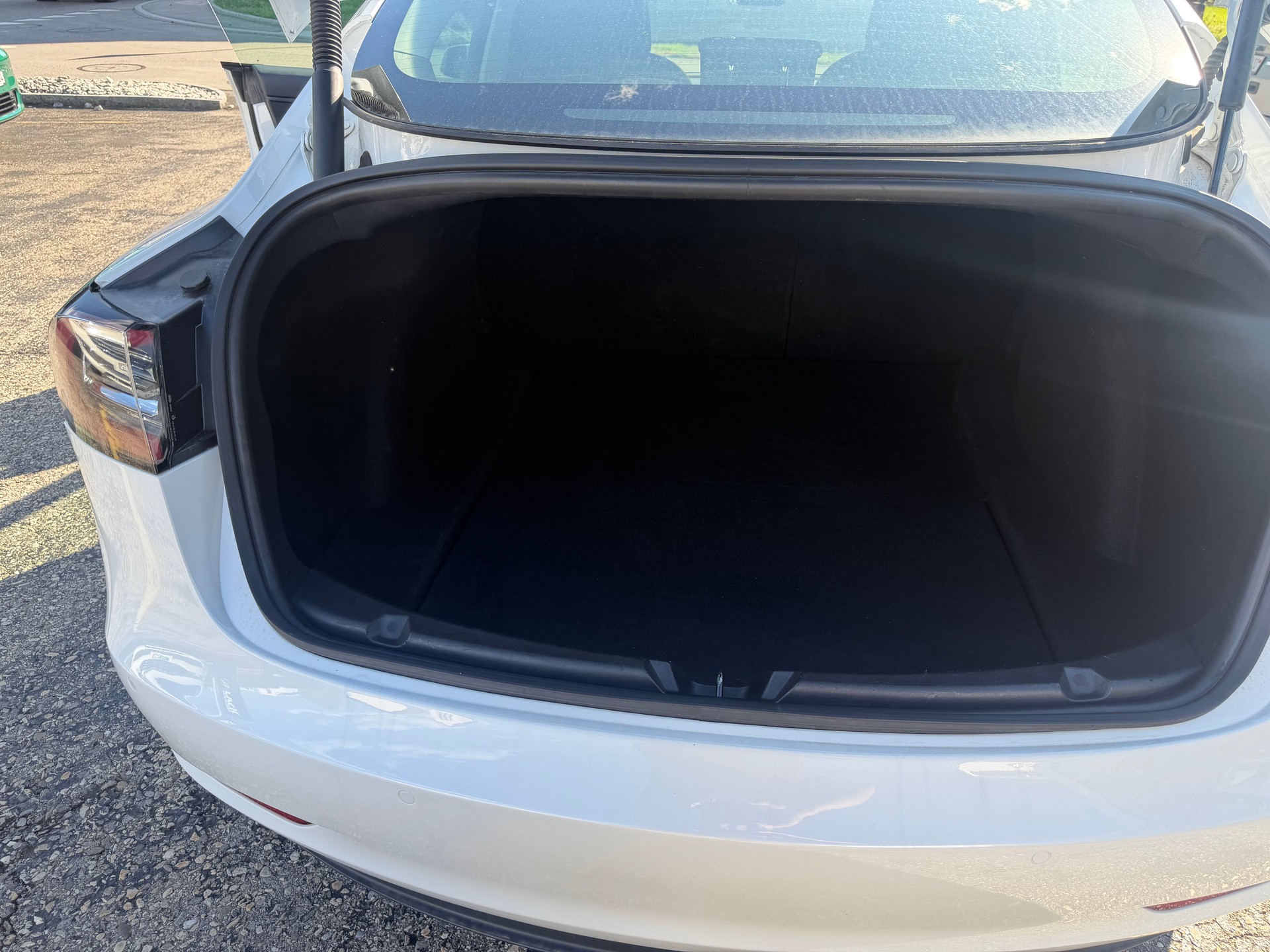 TESLA Model 3 Long Range Dual Motor AWD-image-15