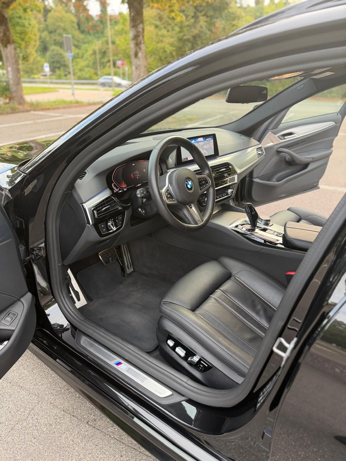 BMW 530d xDrive Touring Steptronic-image-10