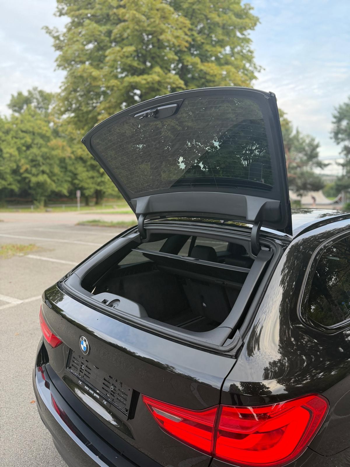 BMW 530d xDrive Touring Steptronic-image-13