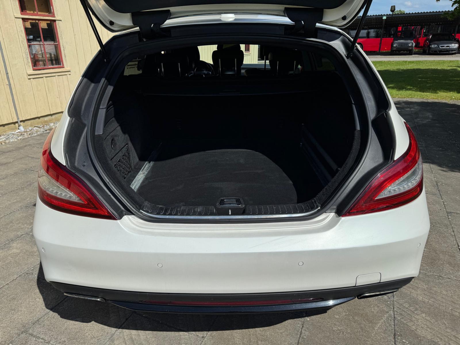 MERCEDES-BENZ CLS Shooting Brake 350 BlueTEC 4Matic 7G-Tronic-image-7