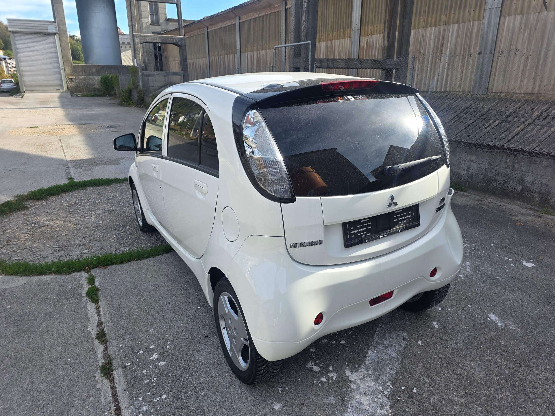 MITSUBISHI i MiEV Style-image-8