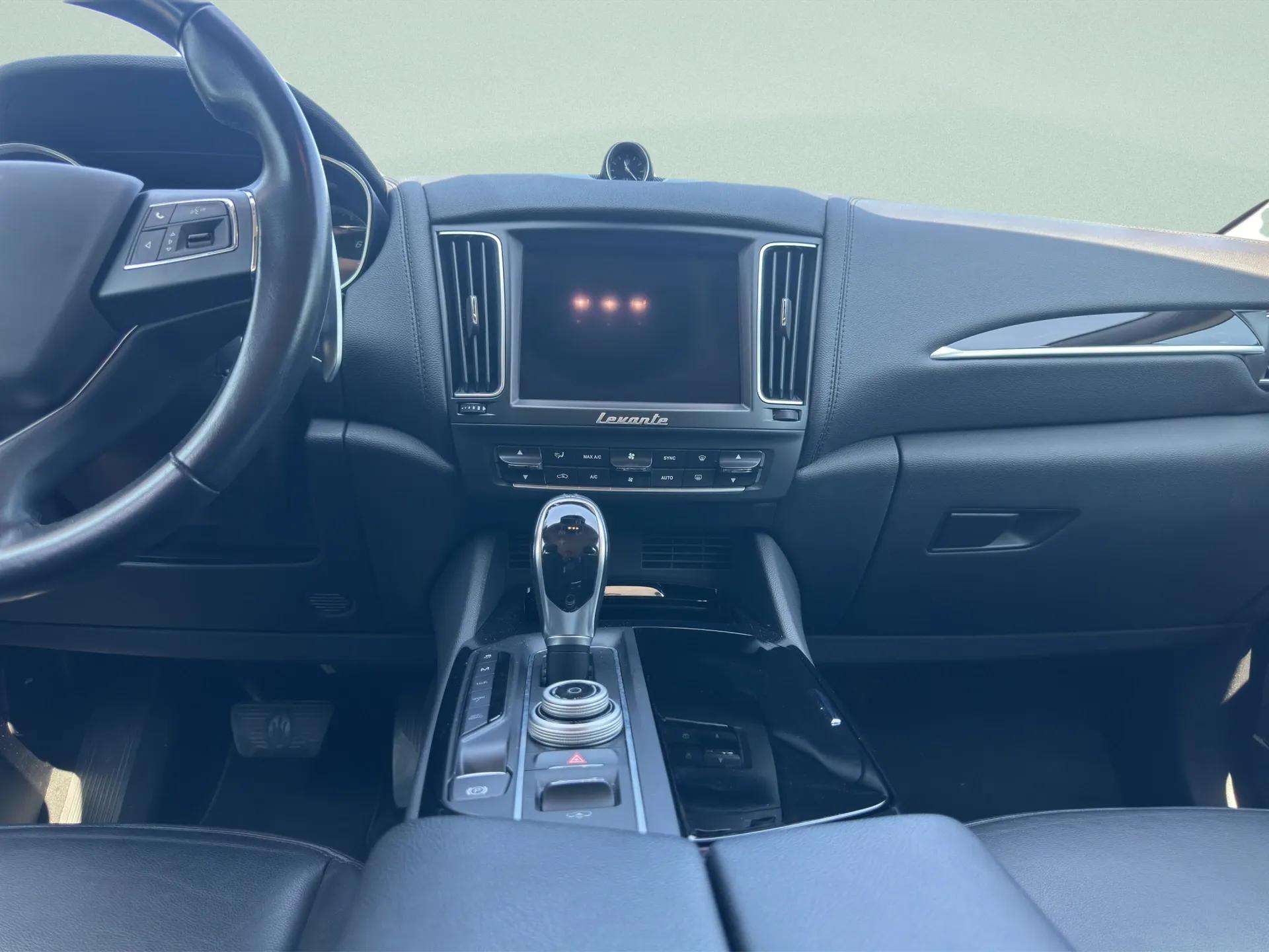 MASERATI Levante S 3.0 V6 Automatica-image-12