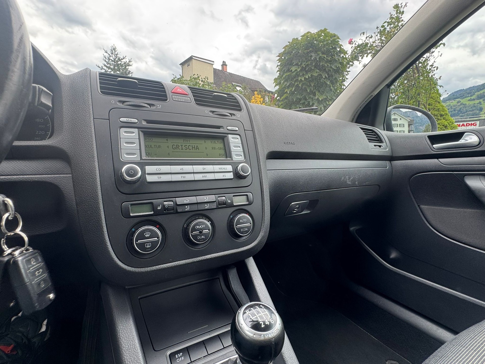 VW Golf 1.9TDI Sportline 4Motion-image-4