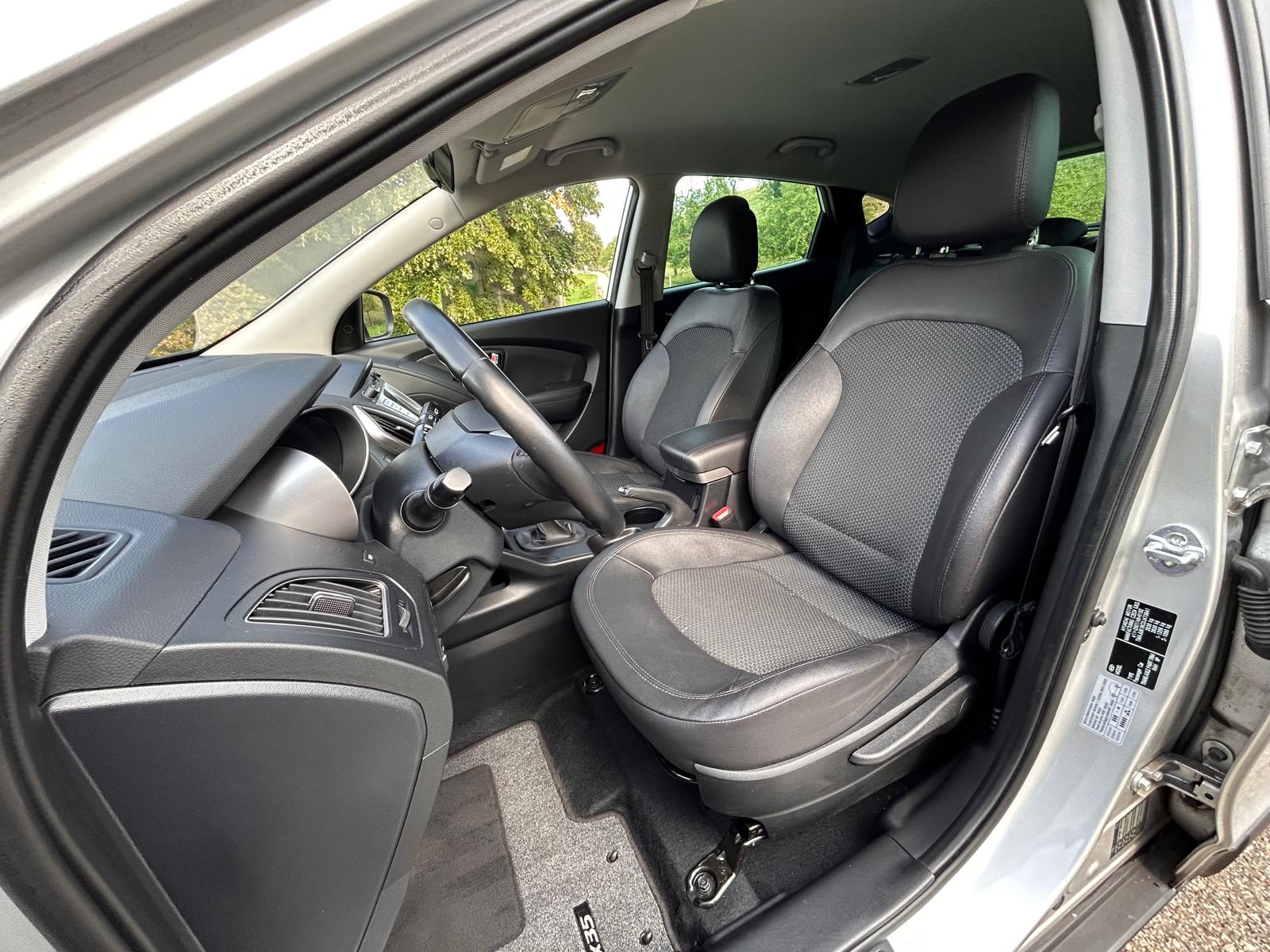 HYUNDAI iX 35 2.0 Comfort 4WD-image-14