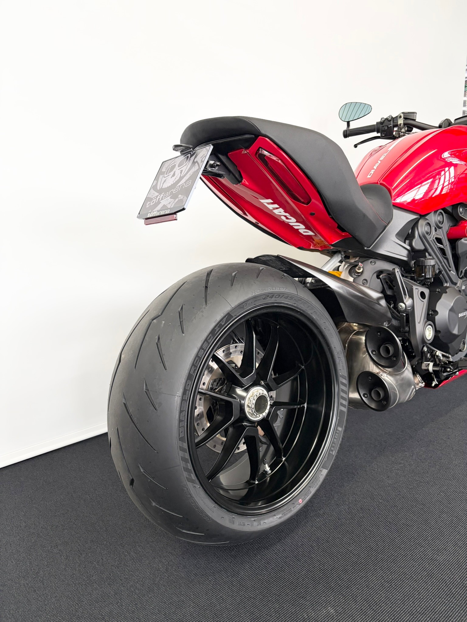 DUCATI Diavel 1260 S-image-1
