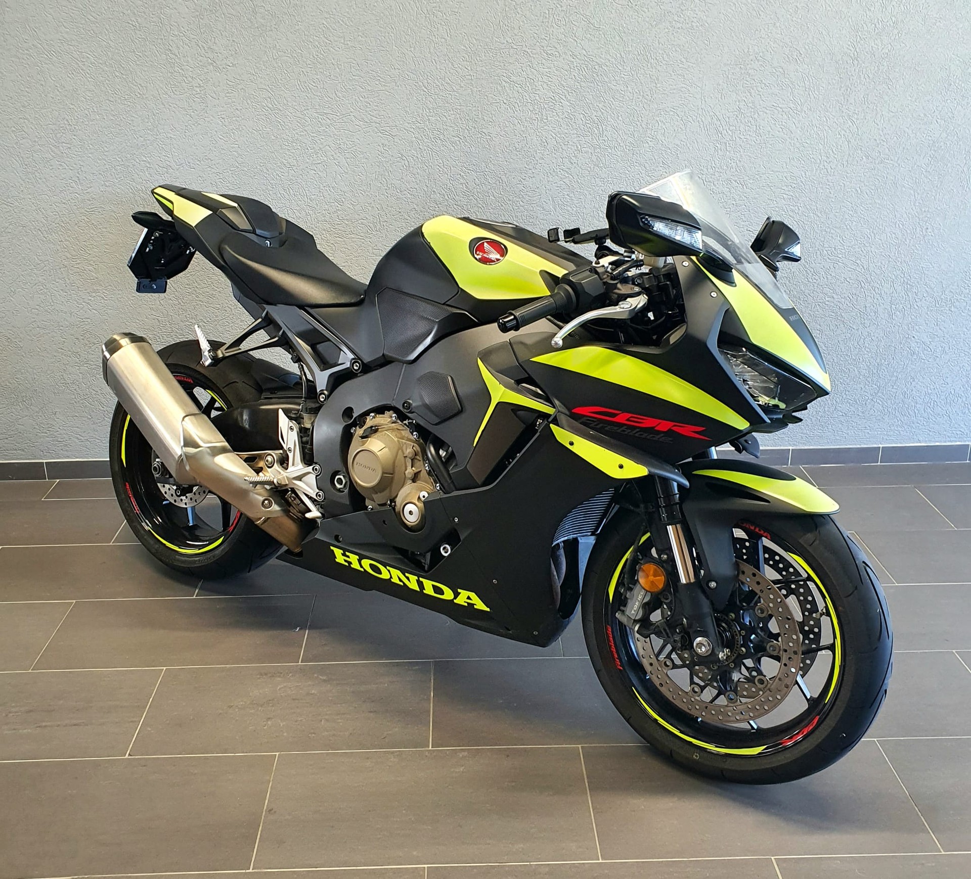 HONDA CBR 1000 RR ABS-image-0
