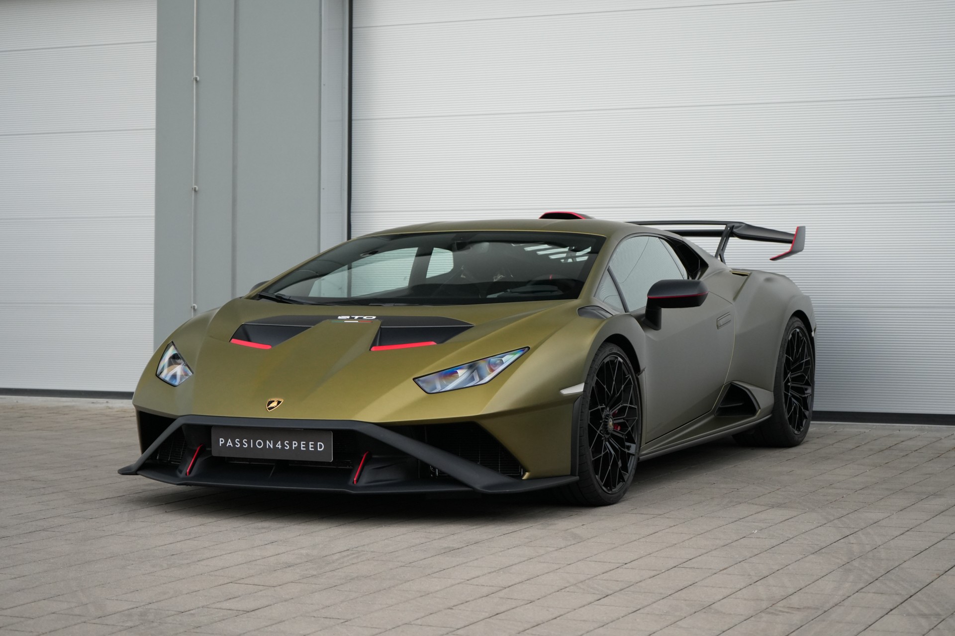 LAMBORGHINI Huracan STO Coupé DCT RWD-showroom-element-1