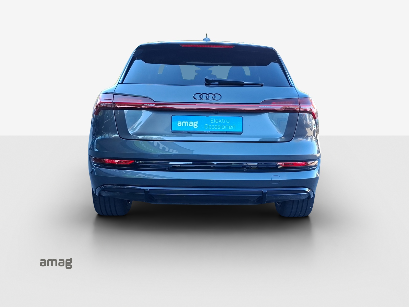 AUDI e-tron 55 S Line Black Edition quattro-showroom-element-3