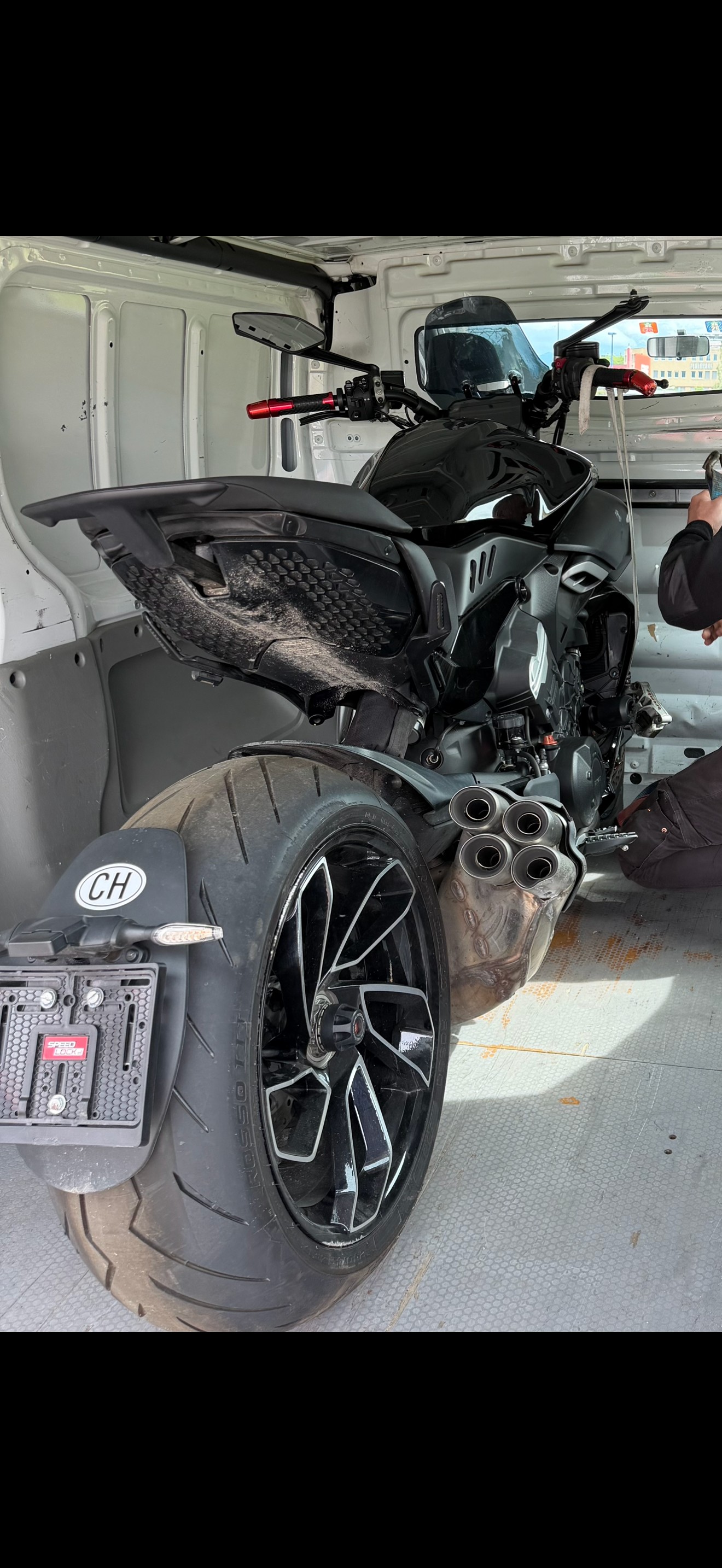DUCATI Diavel V4-image-0