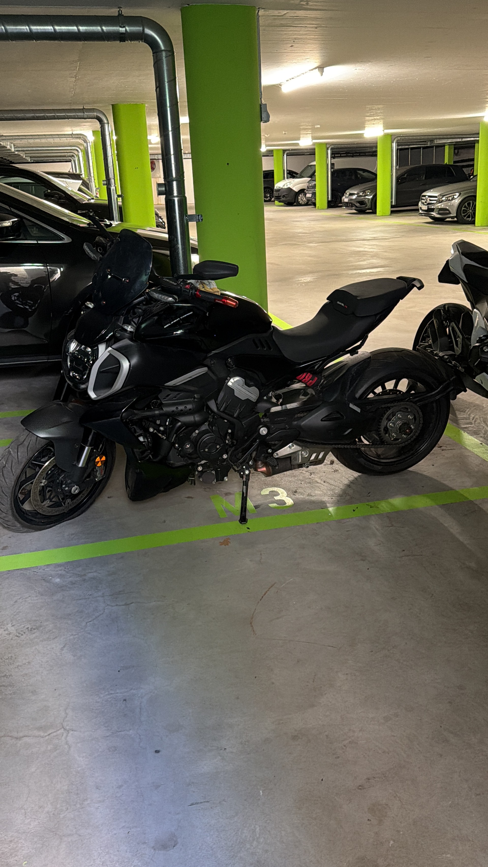 DUCATI Diavel V4-image-1