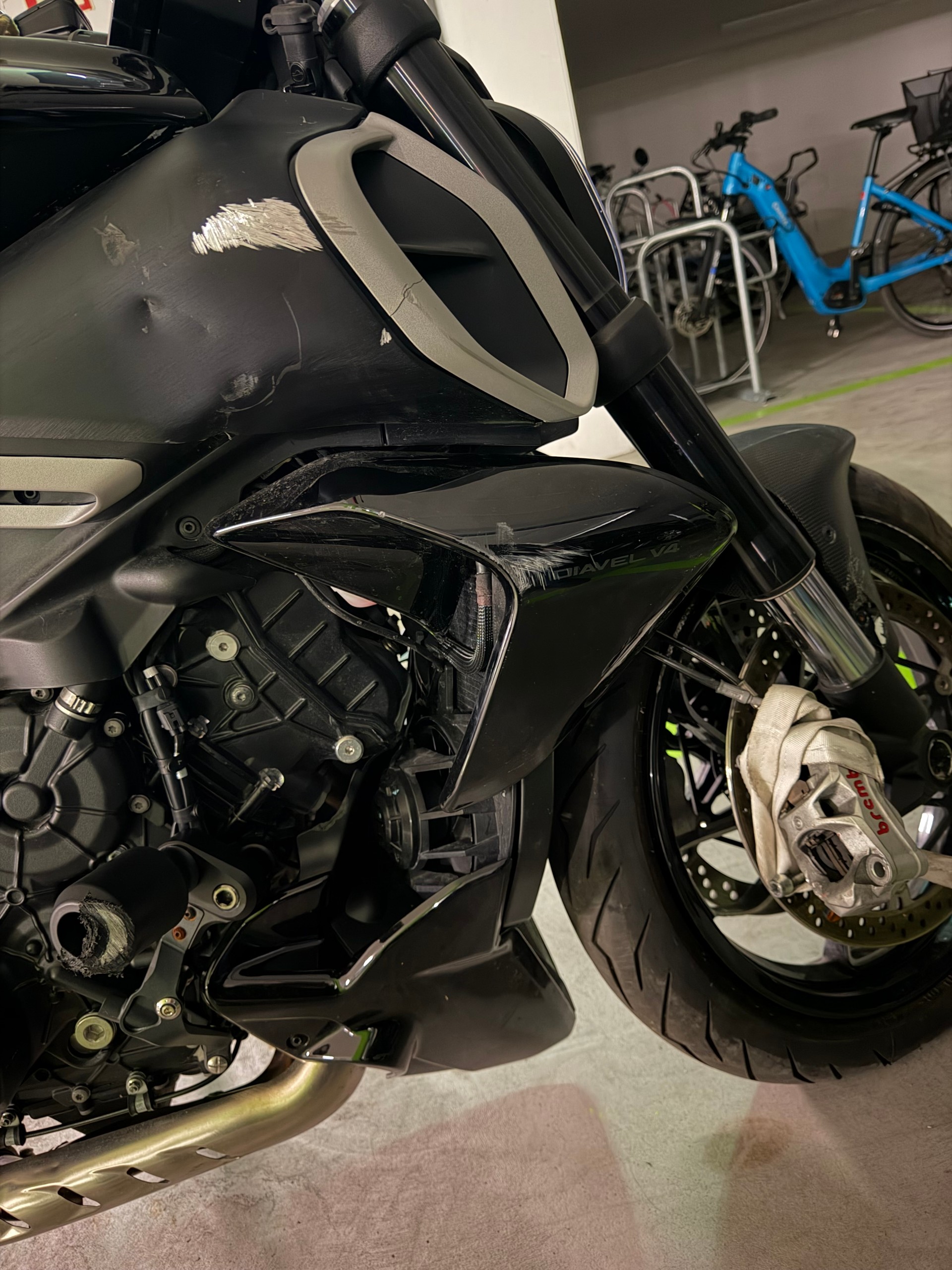 DUCATI Diavel V4-image-2