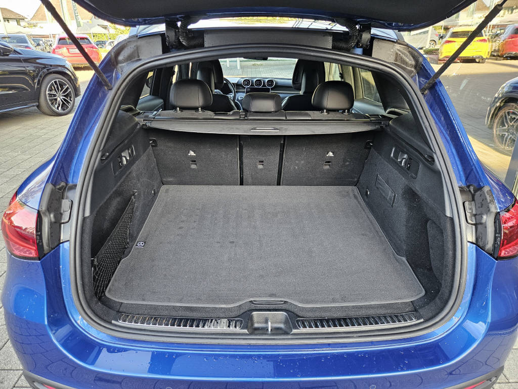MERCEDES-BENZ GLC 300 d 4Matic AMG Line-showroom-element-3