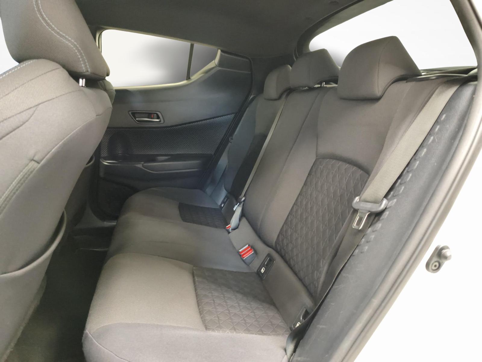 TOYOTA C-HR 1.8 VVTi HSD Trend-image-10