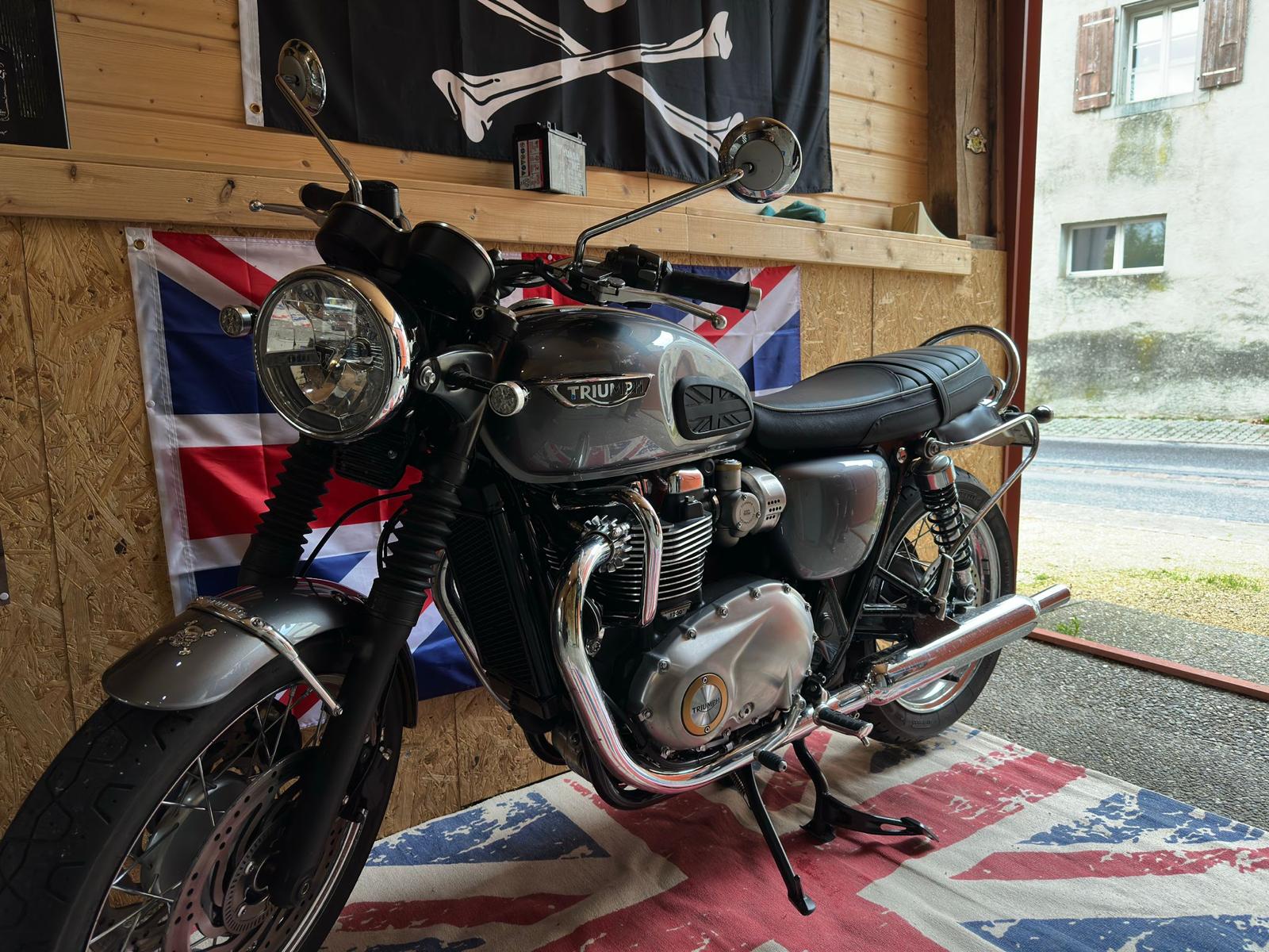 TRIUMPH Bonneville T120 ABS-image-8