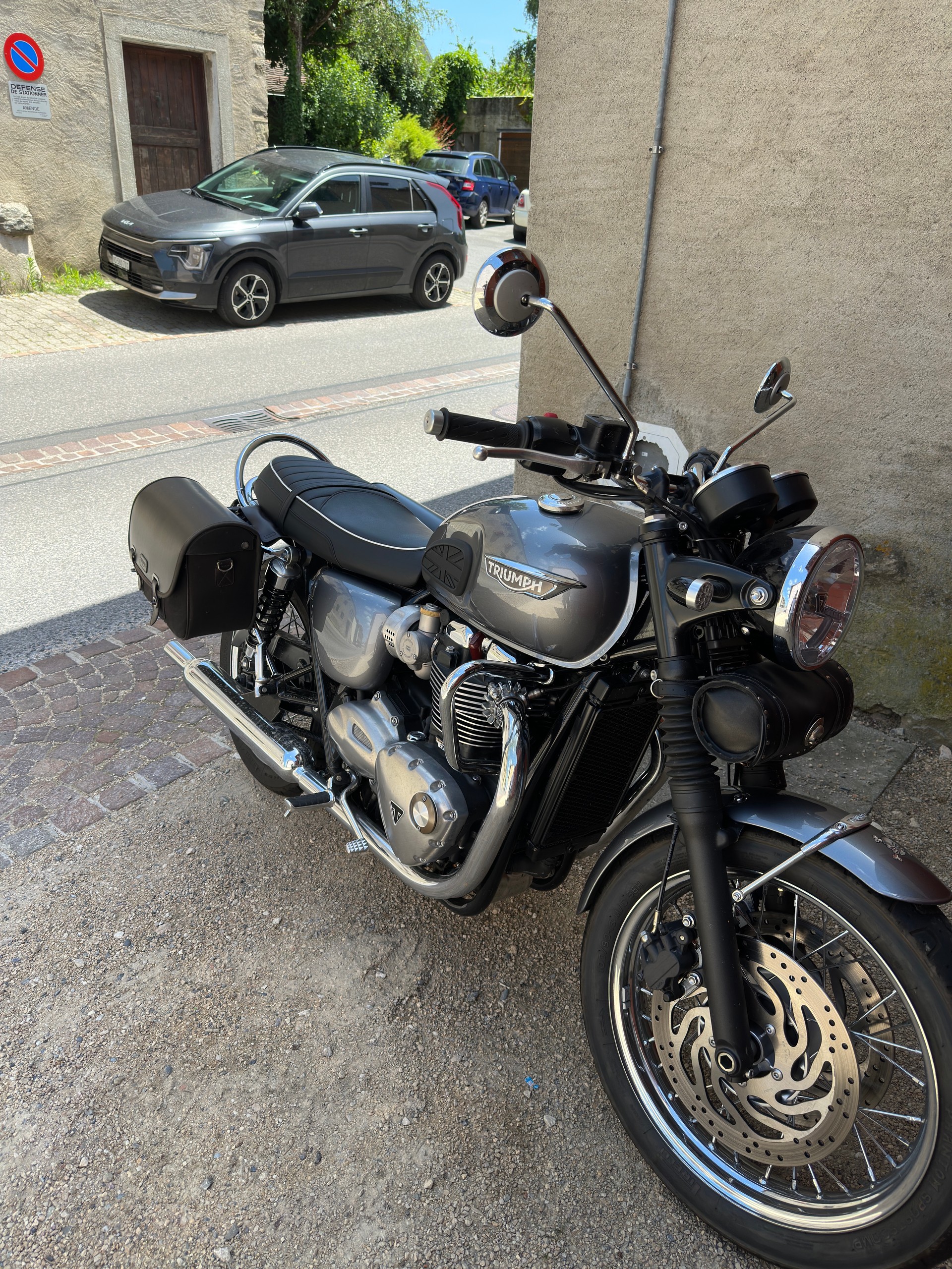 TRIUMPH Bonneville T120 ABS-image-1