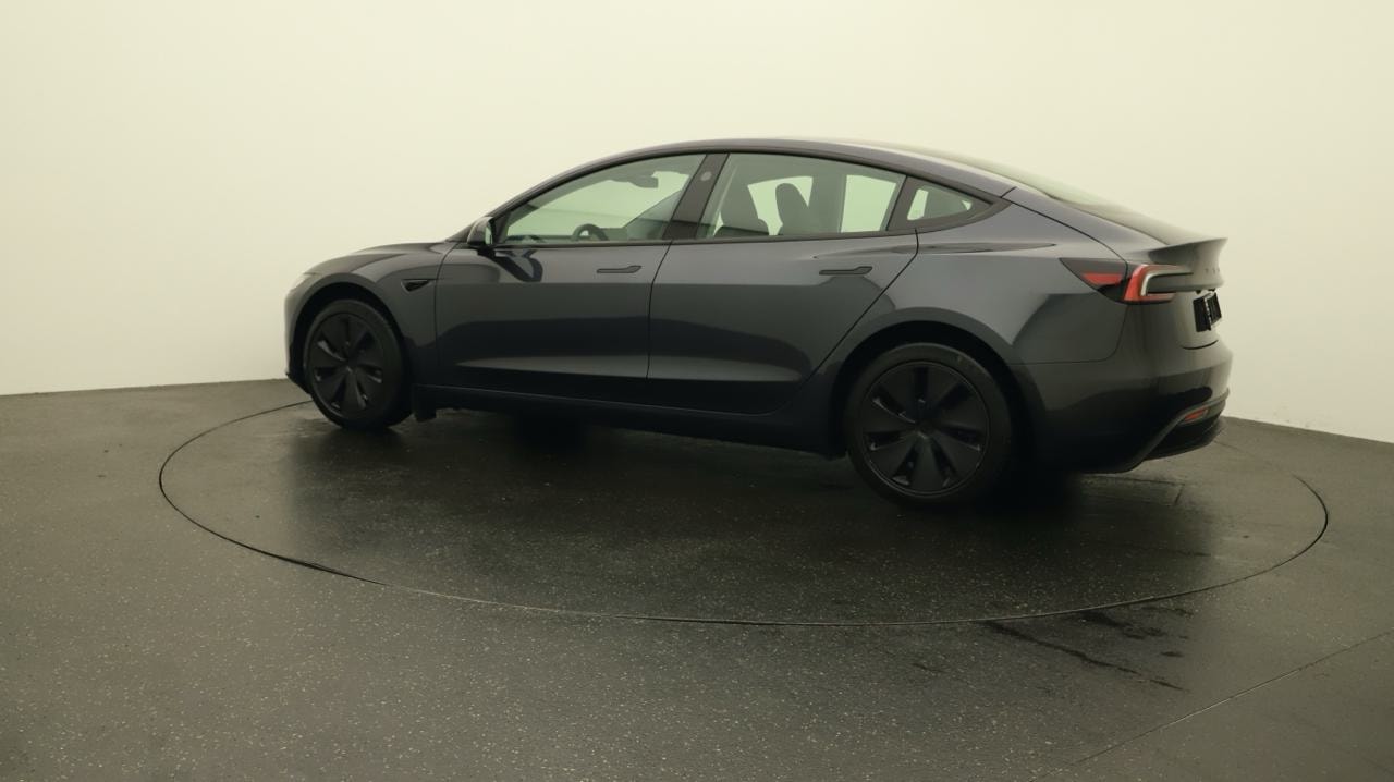 TESLA Model 3 Long Range RWD-showroom-element-2