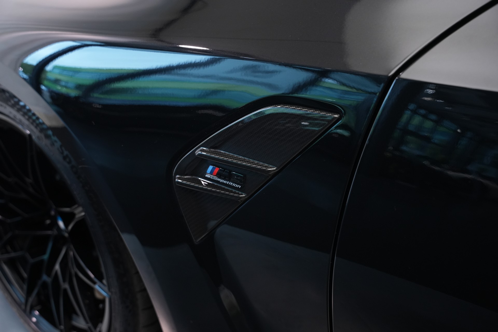 BMW M3 Competition M xDrive *Keramik* *Carbon* *CH-Fahrzeug*-image-55