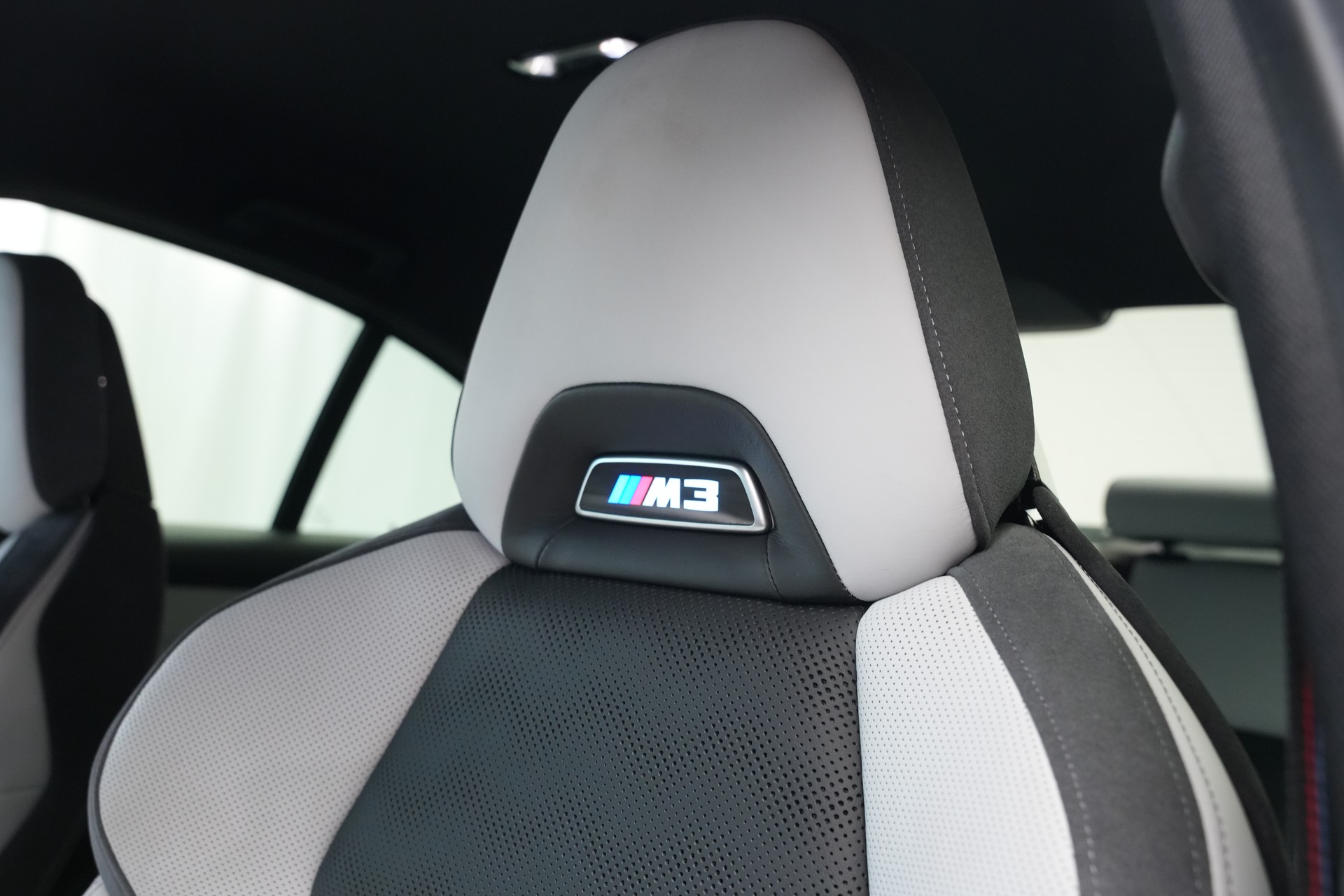 BMW M3 Competition M xDrive *Keramik* *Carbon* *CH-Fahrzeug*-image-16