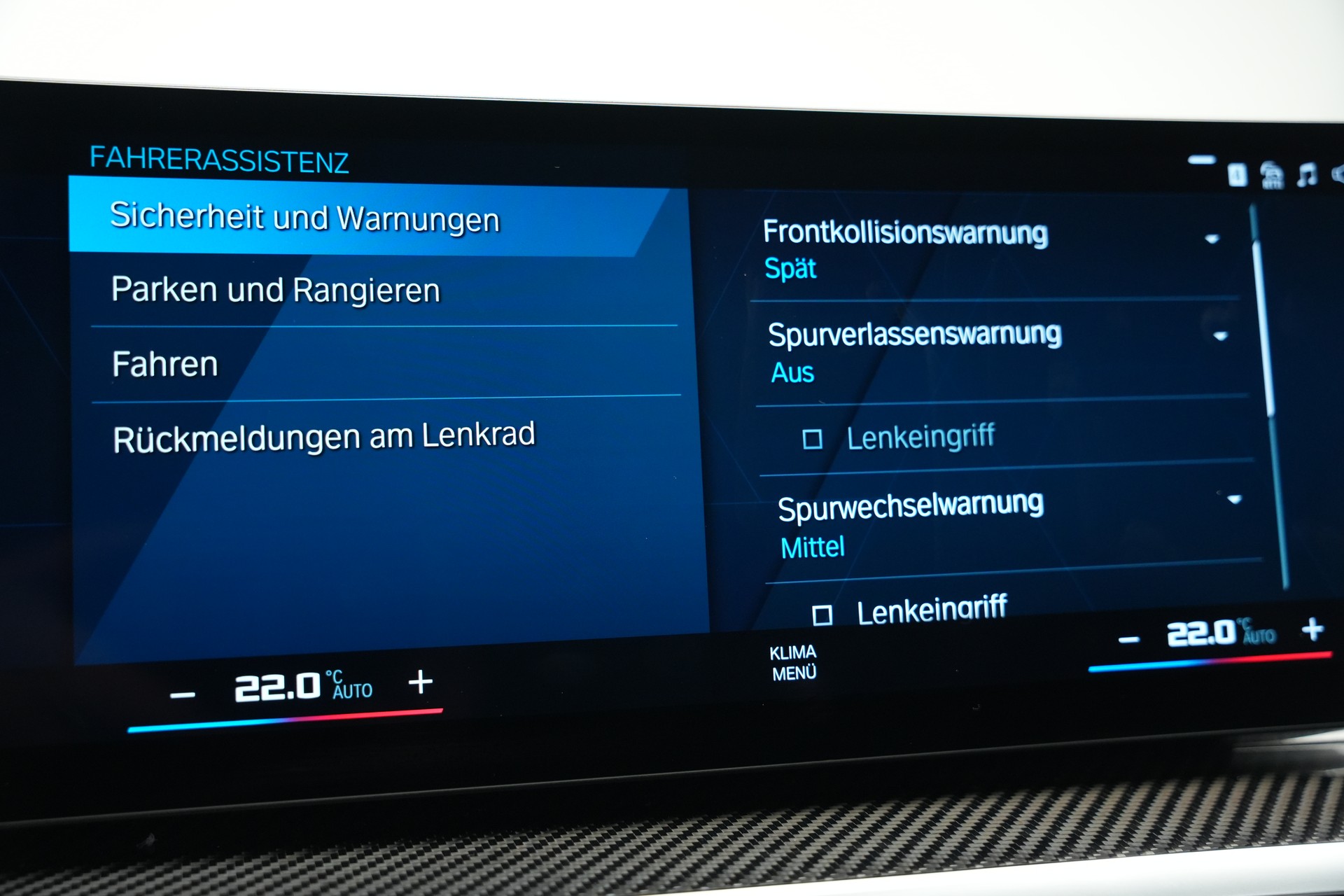 BMW M3 Competition M xDrive *Keramik* *Carbon* *CH-Fahrzeug*-image-43