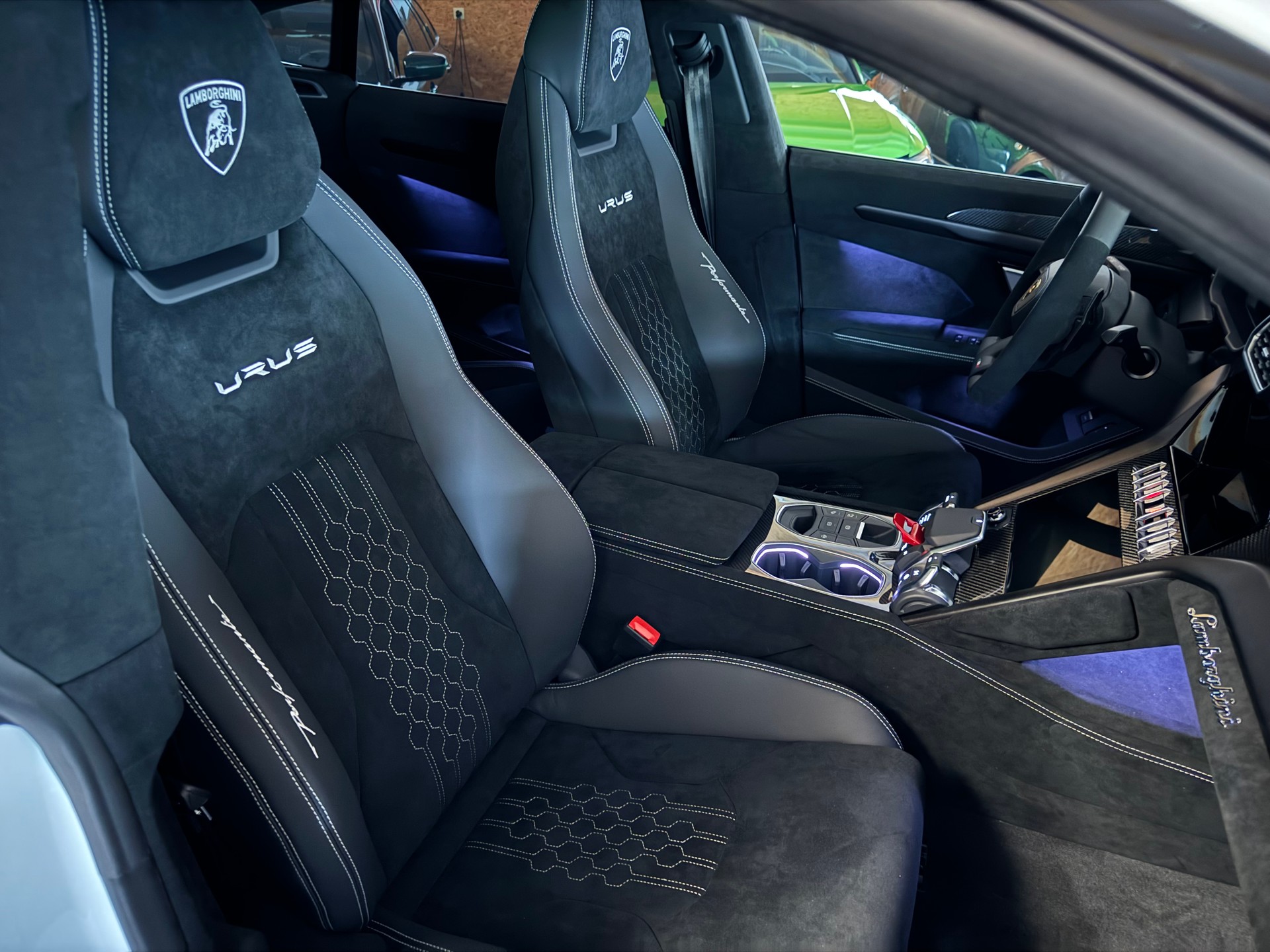 LAMBORGHINI URUS Performante-image-7