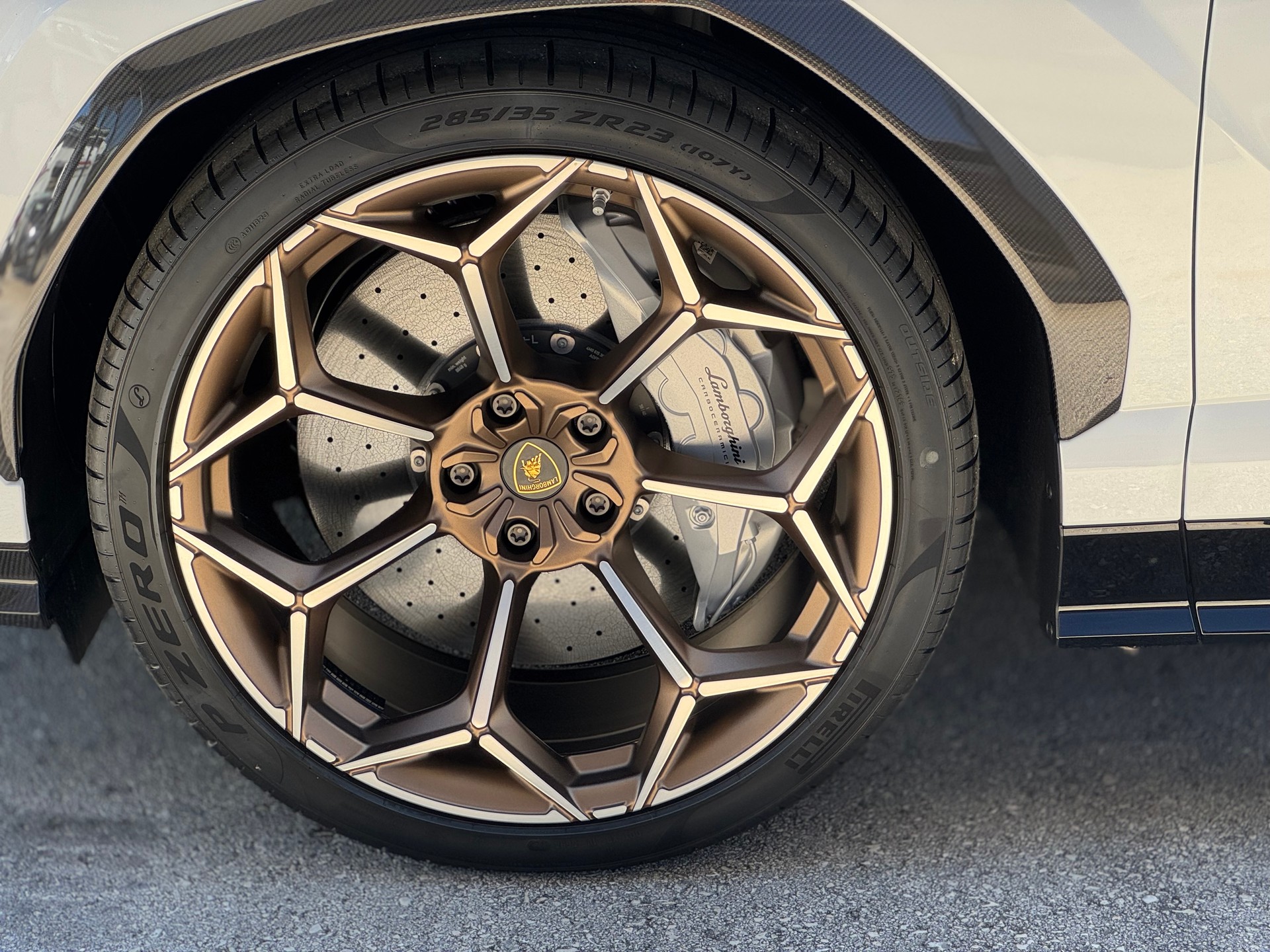 LAMBORGHINI URUS Performante-image-12