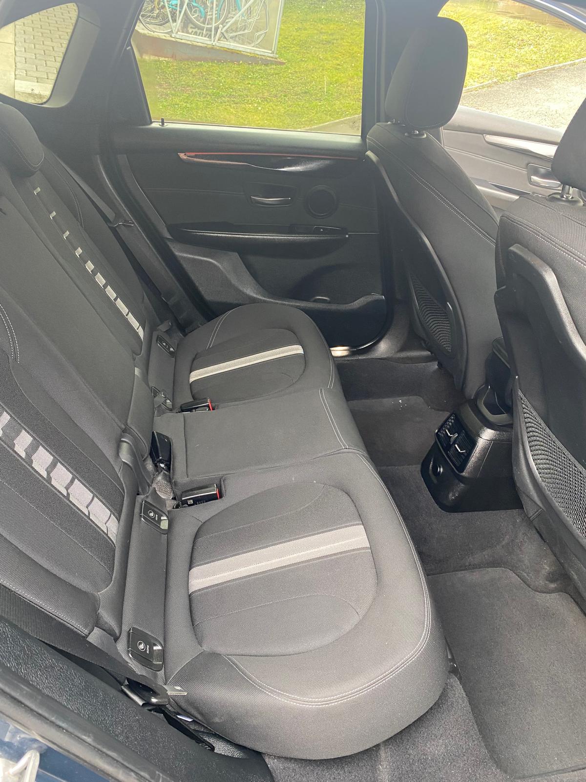 BMW 218i Active Tourer Steptronic-image-9