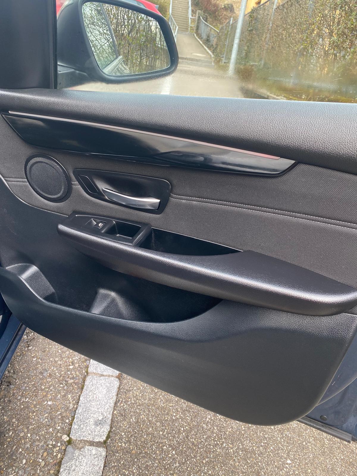 BMW 218i Active Tourer Steptronic-image-10