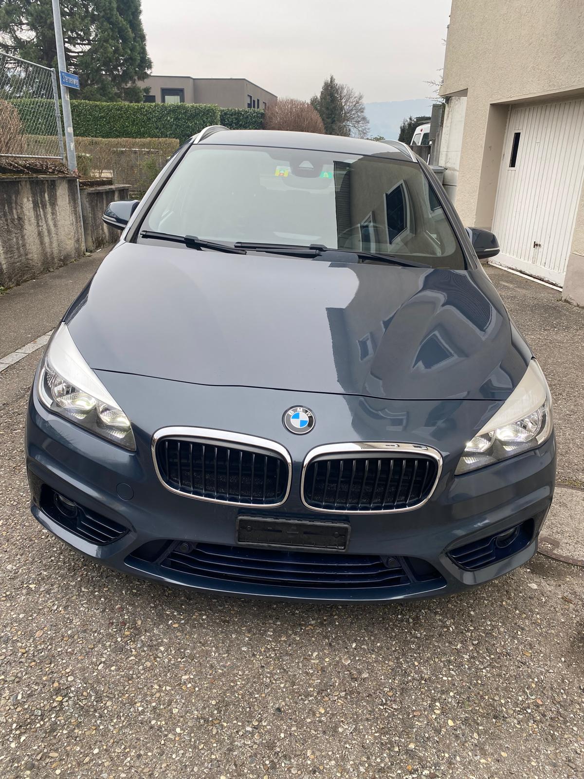 BMW 218i Active Tourer Steptronic-image-1