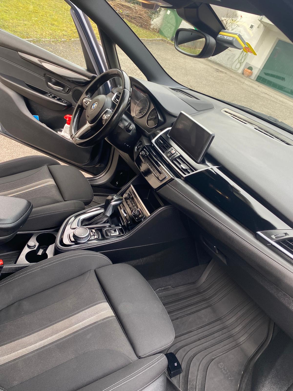 BMW 218i Active Tourer Steptronic-image-6