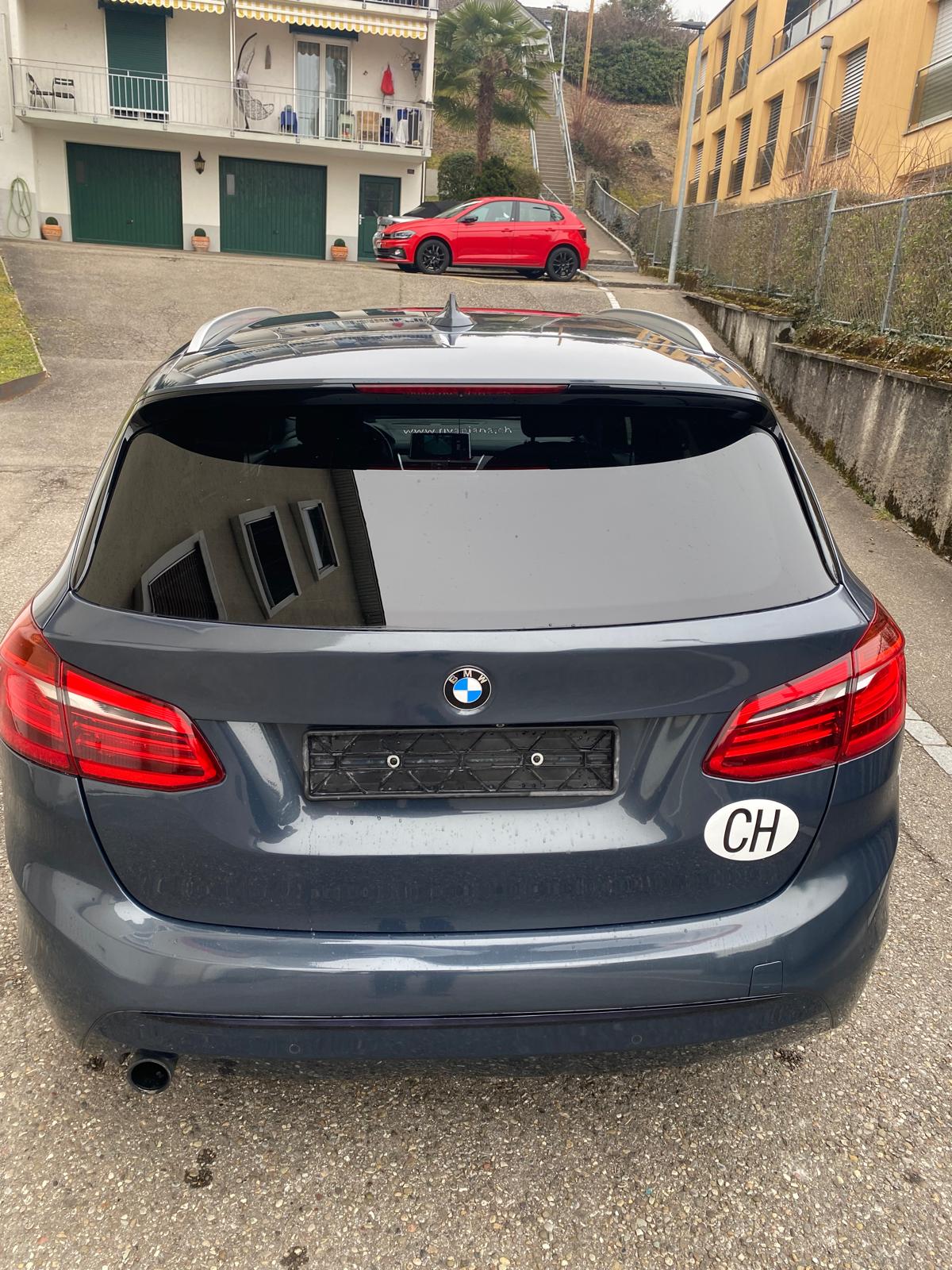 BMW 218i Active Tourer Steptronic-image-5